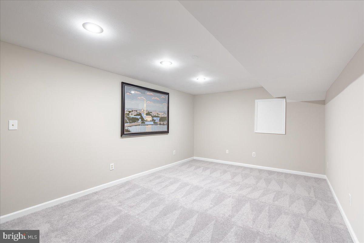 POTOMAC HUNT - Residential