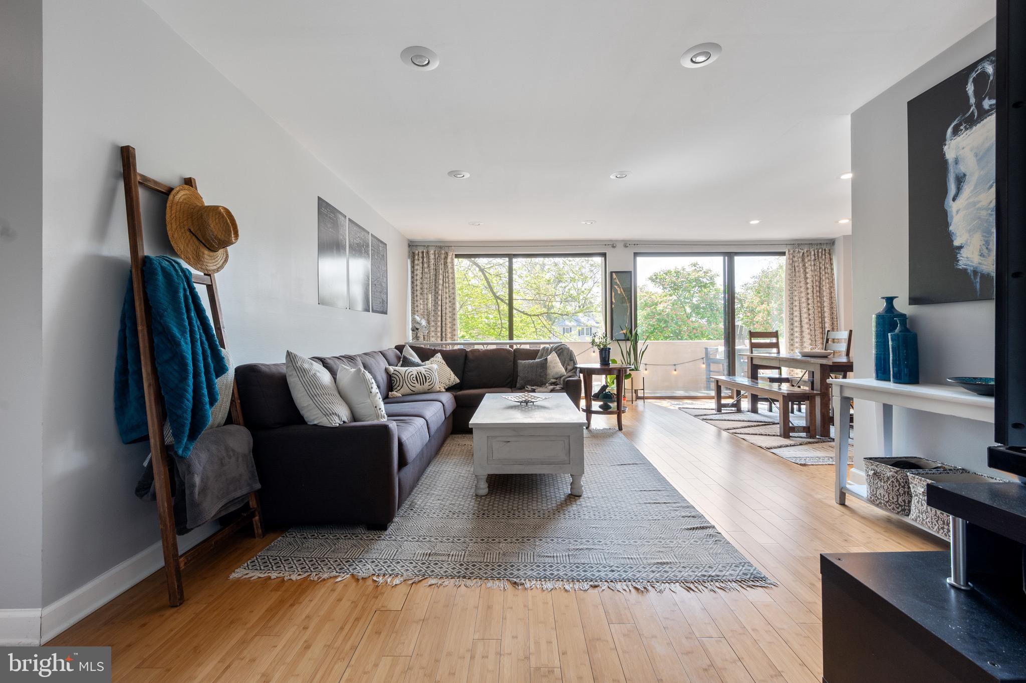 HYDE PARK - Residential