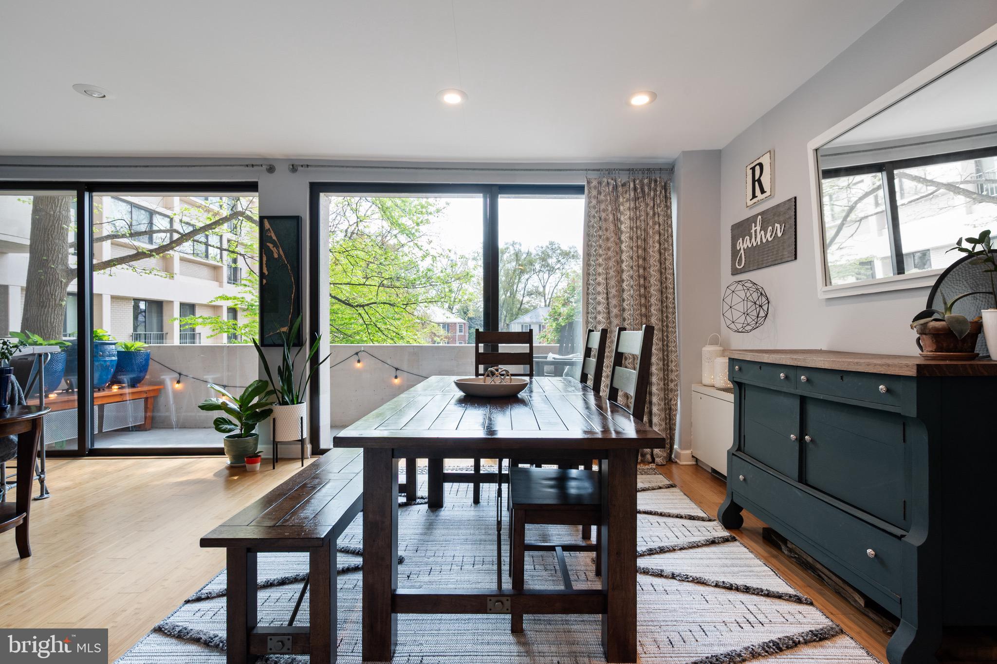 HYDE PARK - Residential