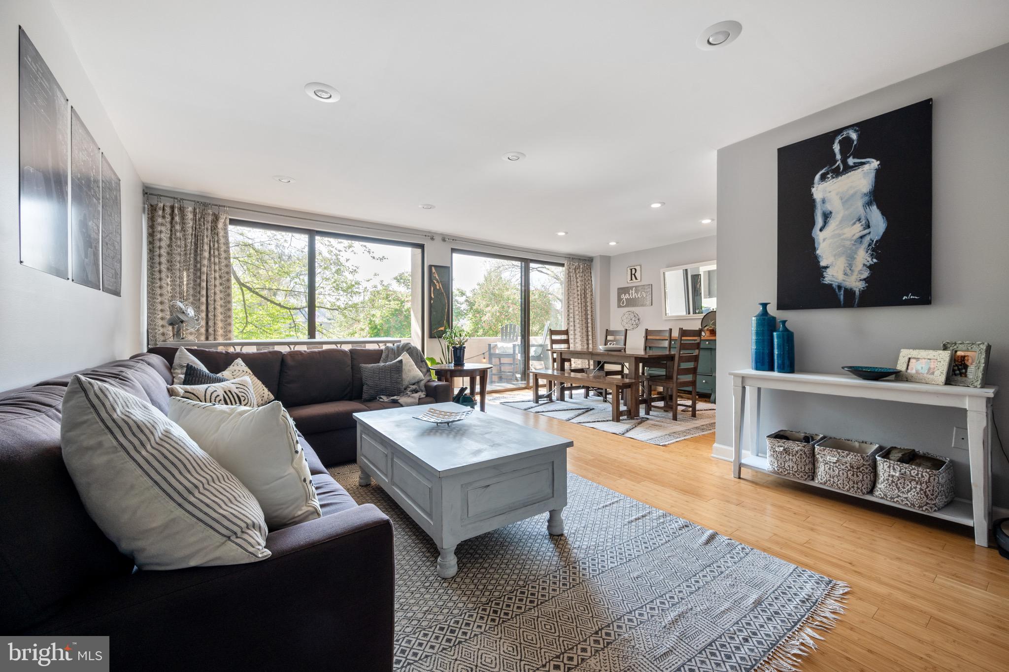 HYDE PARK - Residential