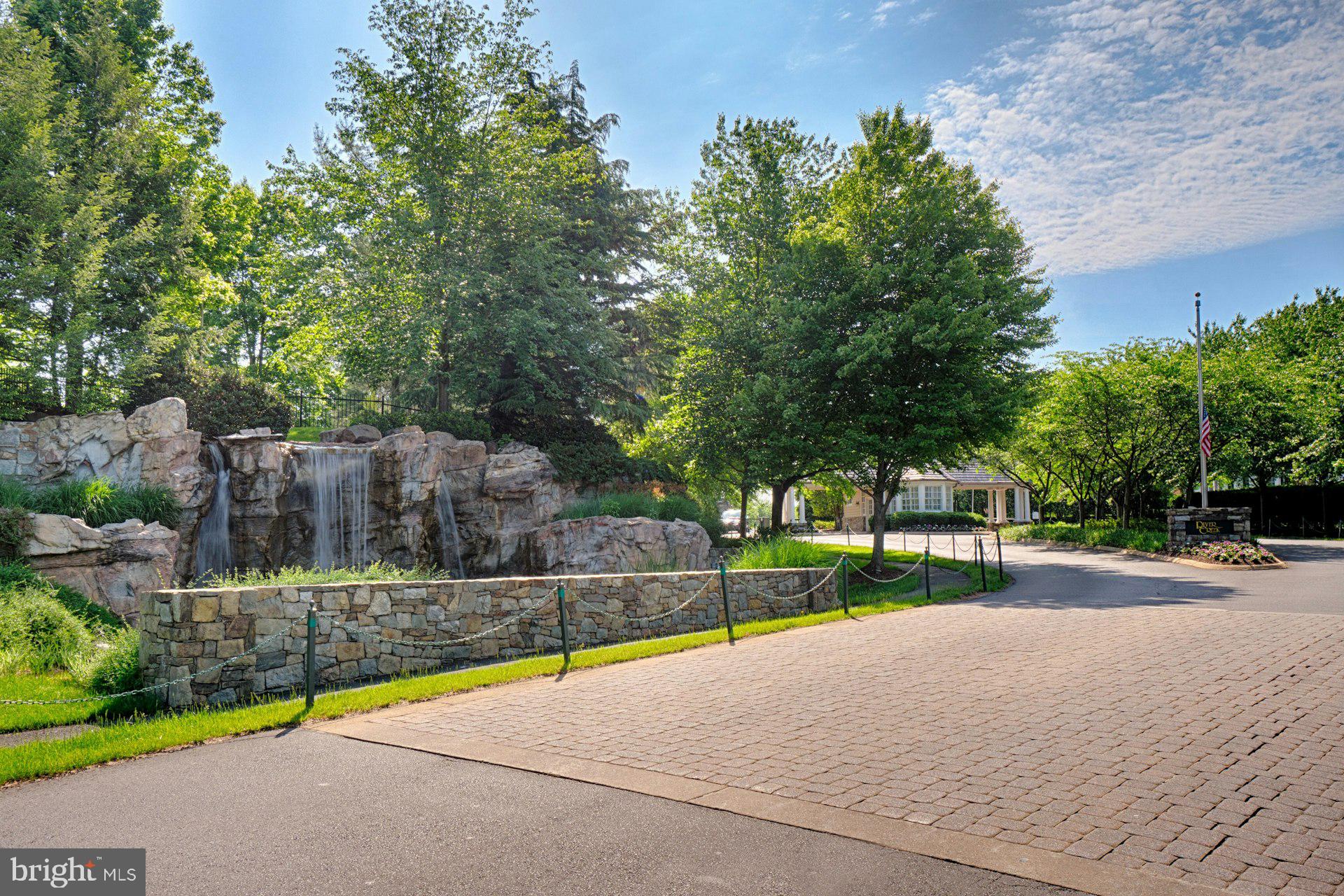 RIVER CREEK - Residential