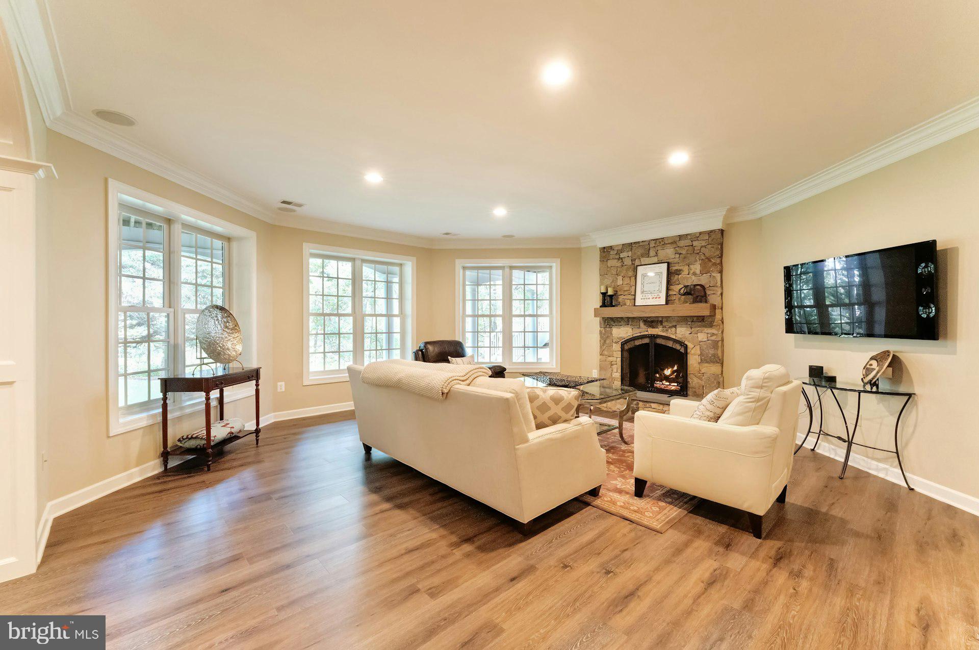 RIVER CREEK - Residential