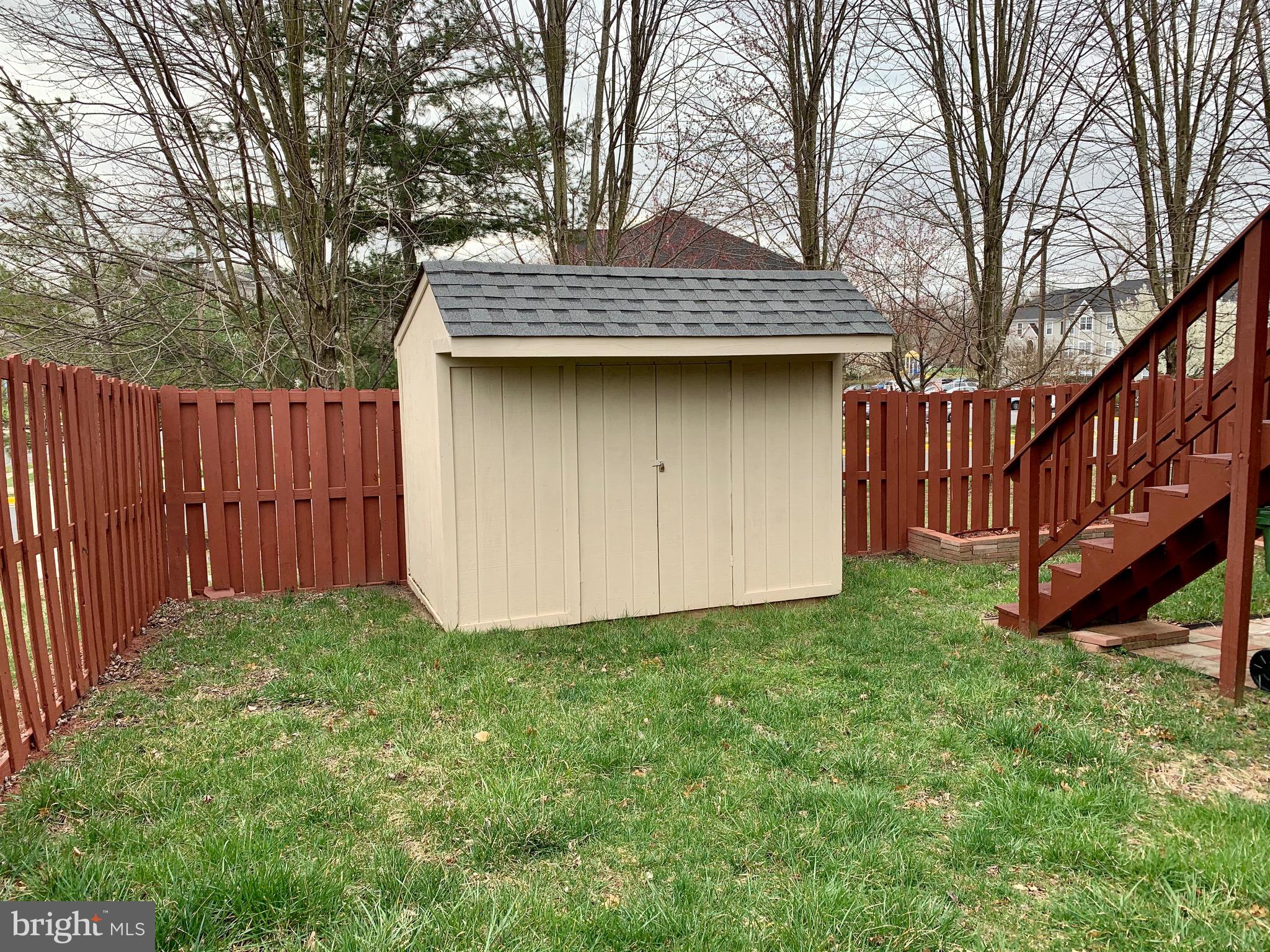 HAMPTON OAKS - Residential Lease