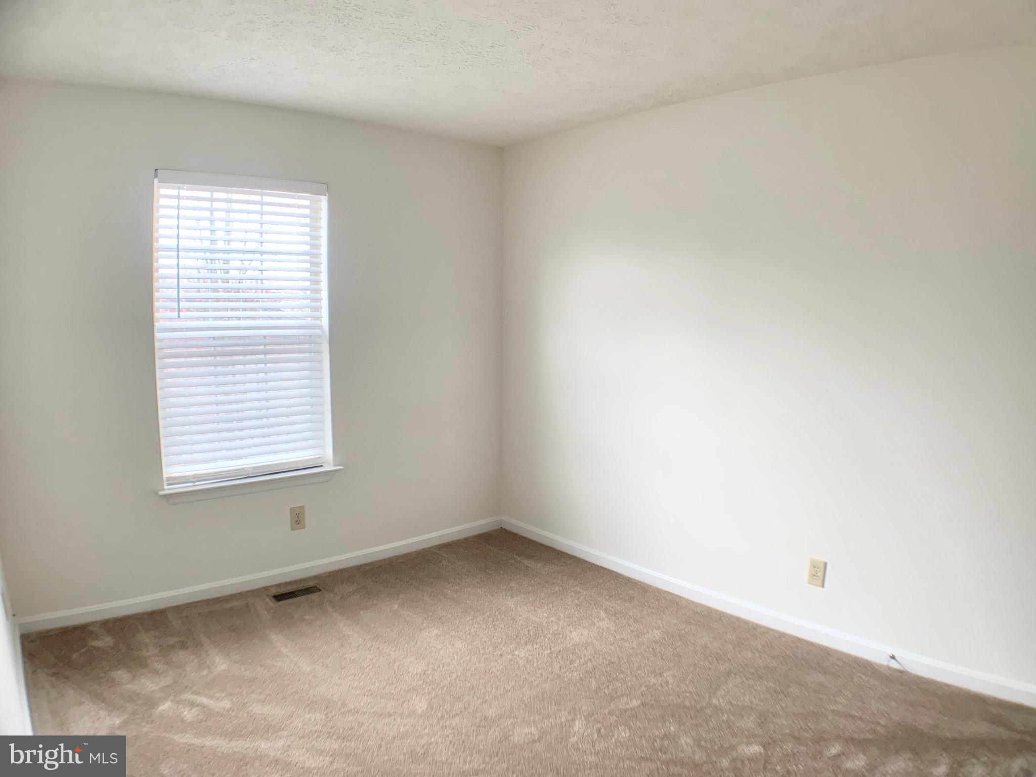 HAMPTON OAKS - Residential Lease
