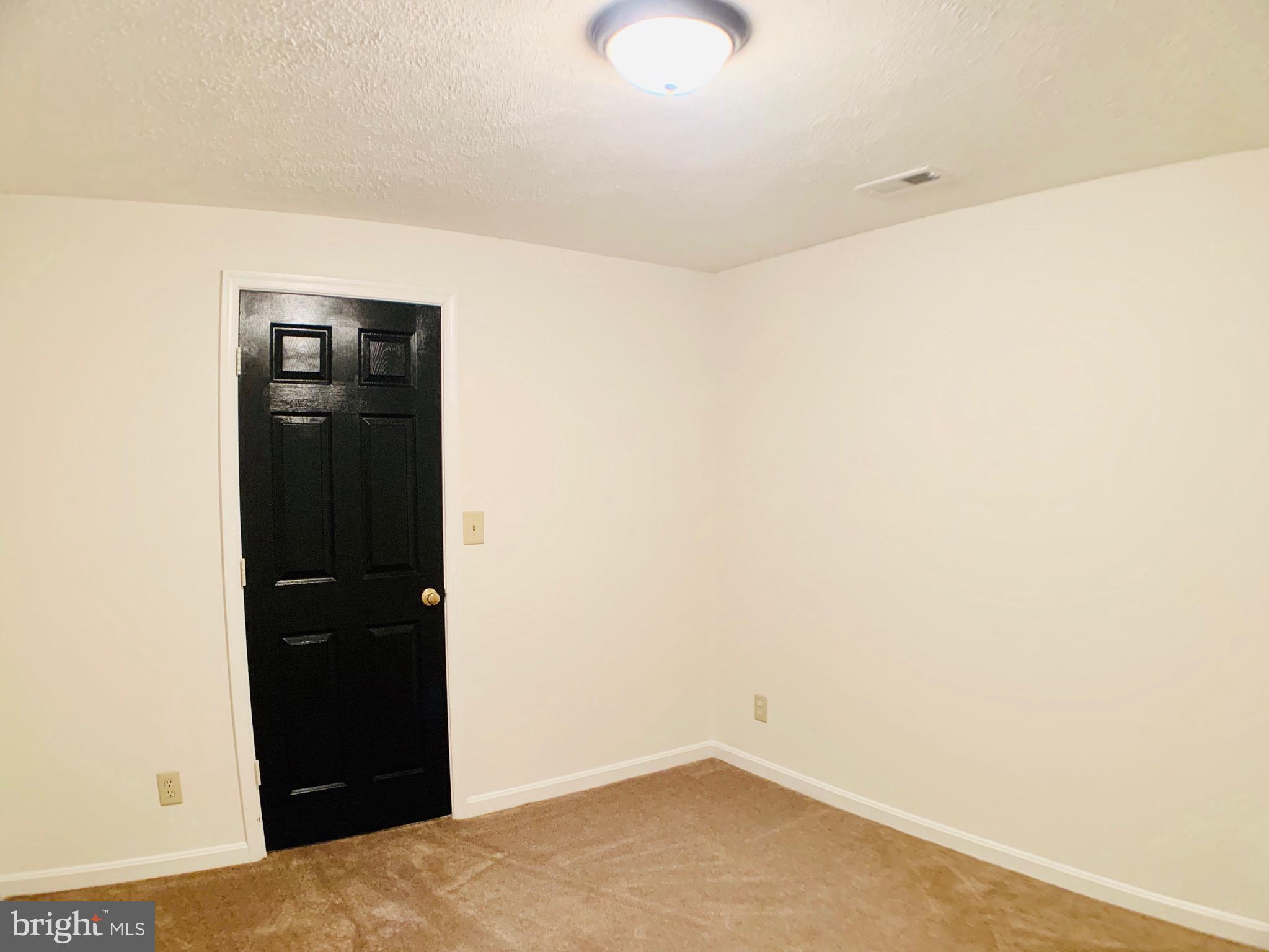 HAMPTON OAKS - Residential Lease