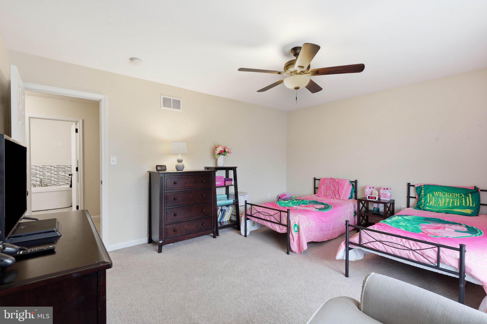 SUMMIT VIEW - Residential