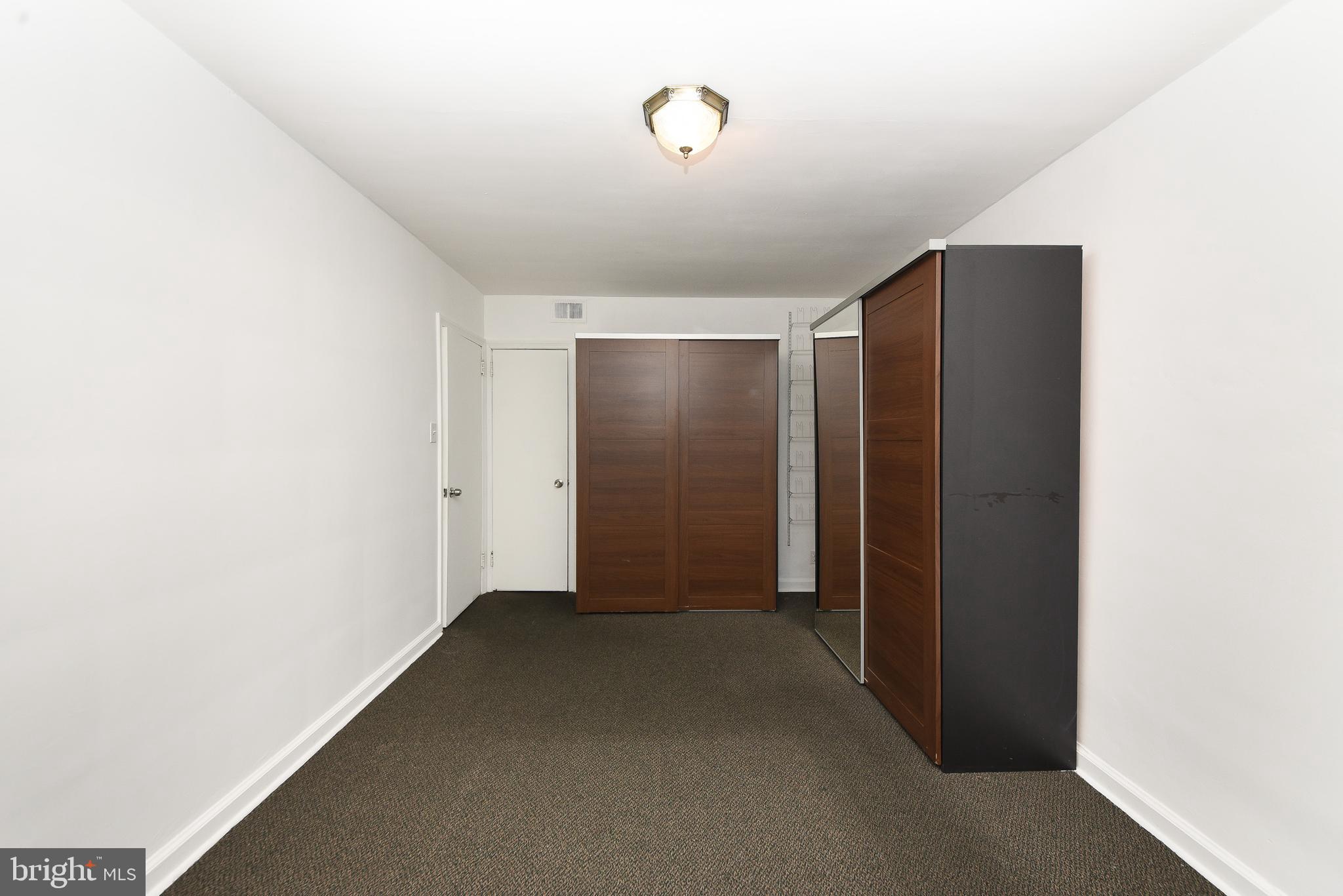 OXFORD CIRCLE - Residential Income