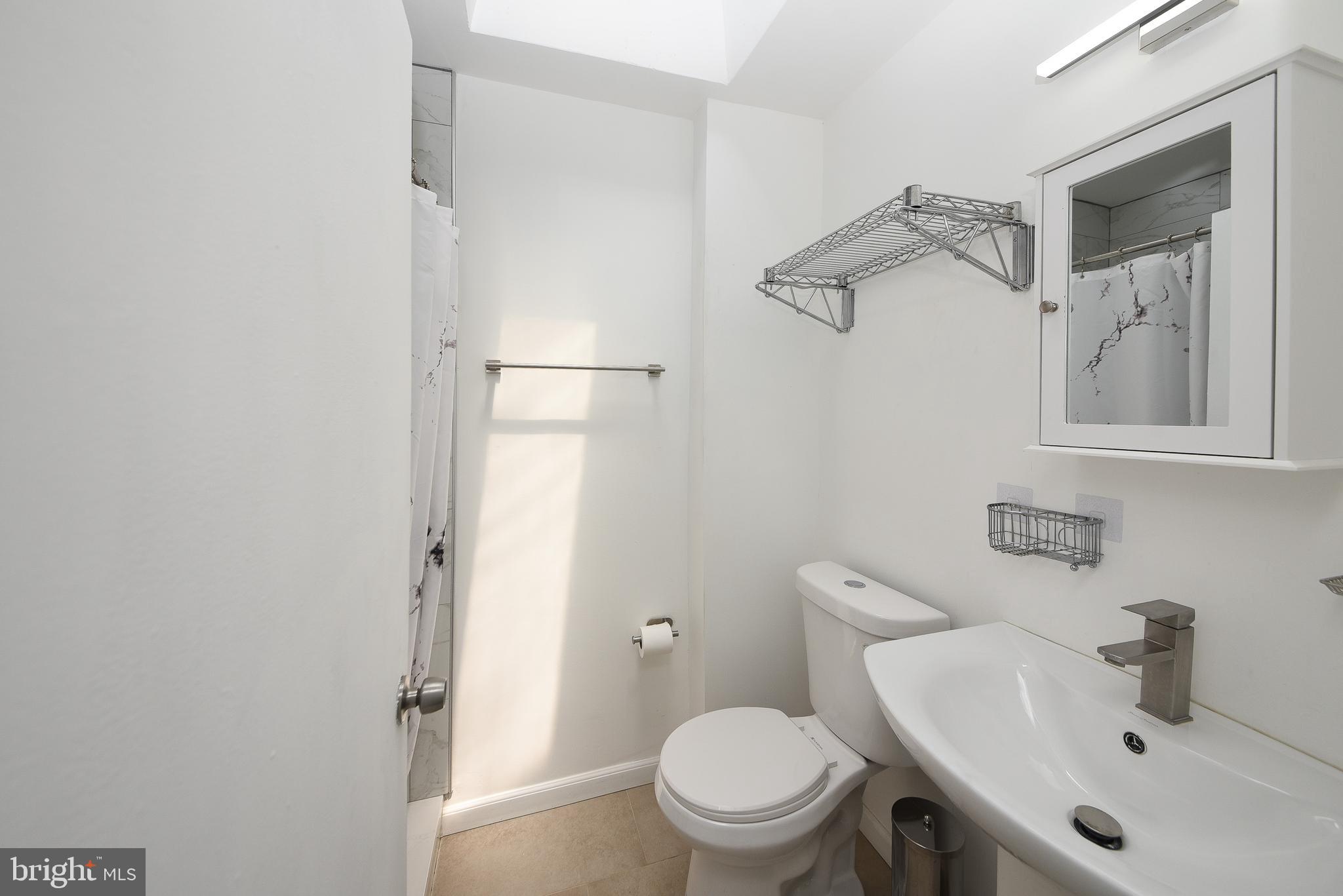 OXFORD CIRCLE - Residential Income