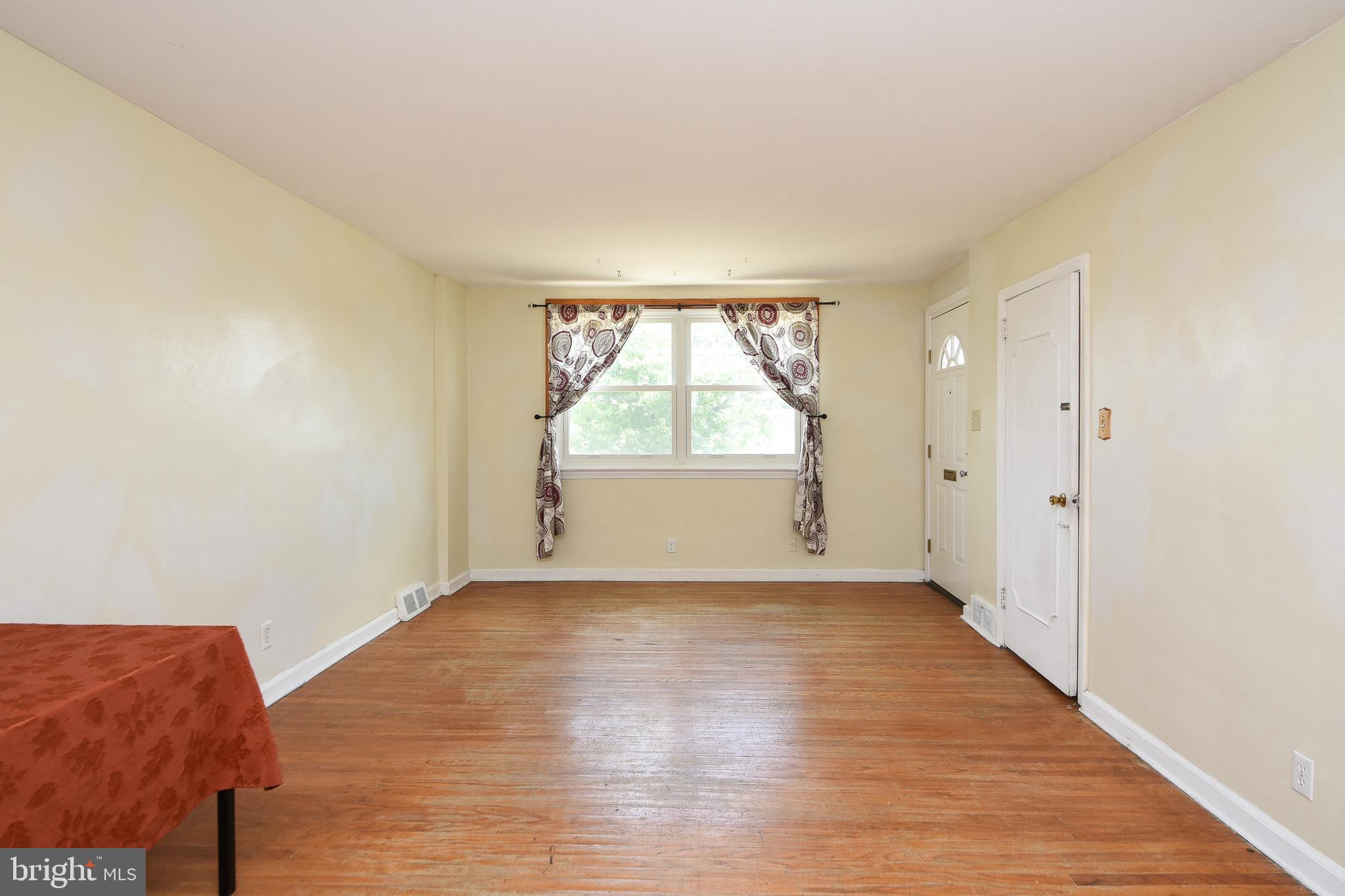 OXFORD CIRCLE - Residential Income
