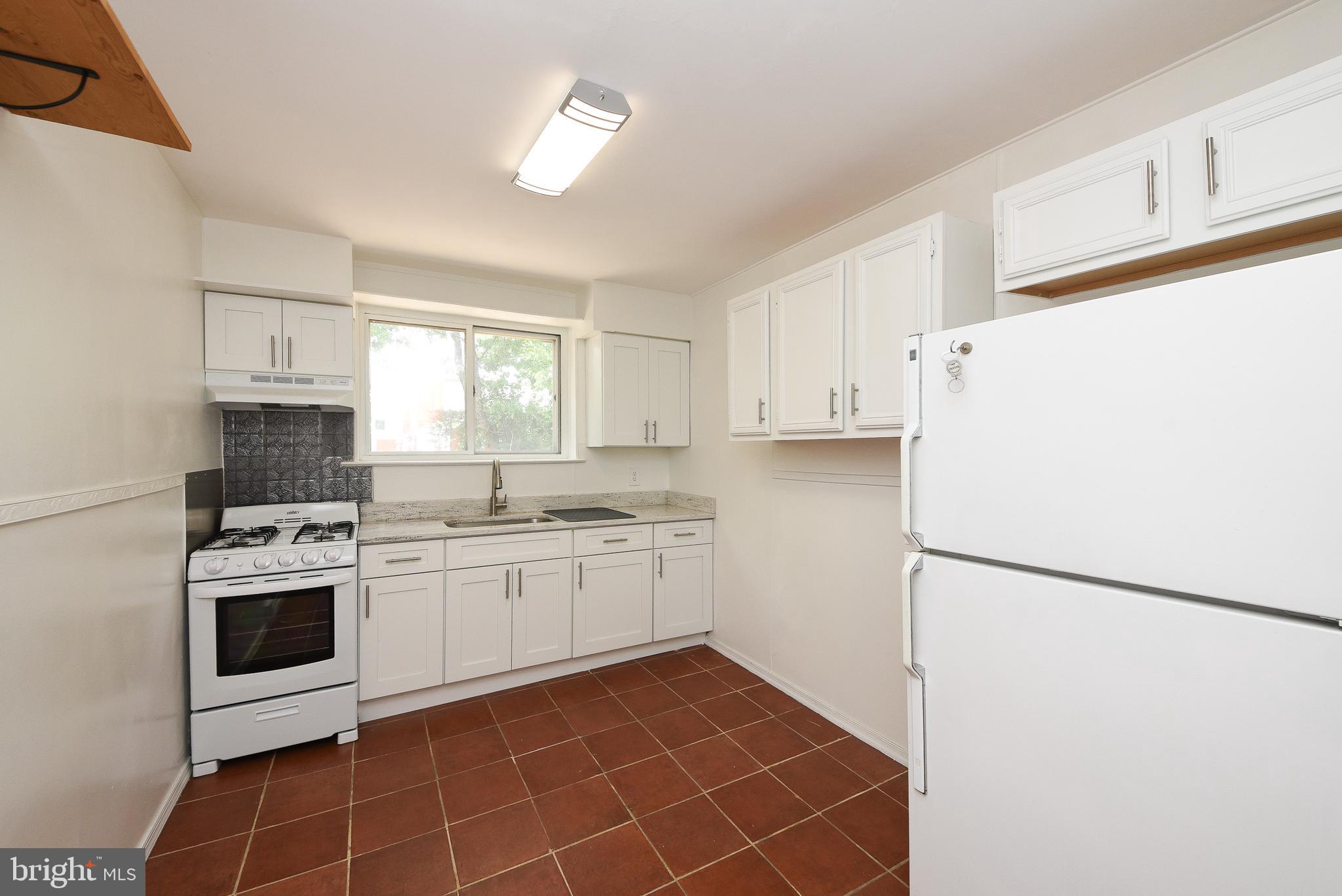 OXFORD CIRCLE - Residential Income