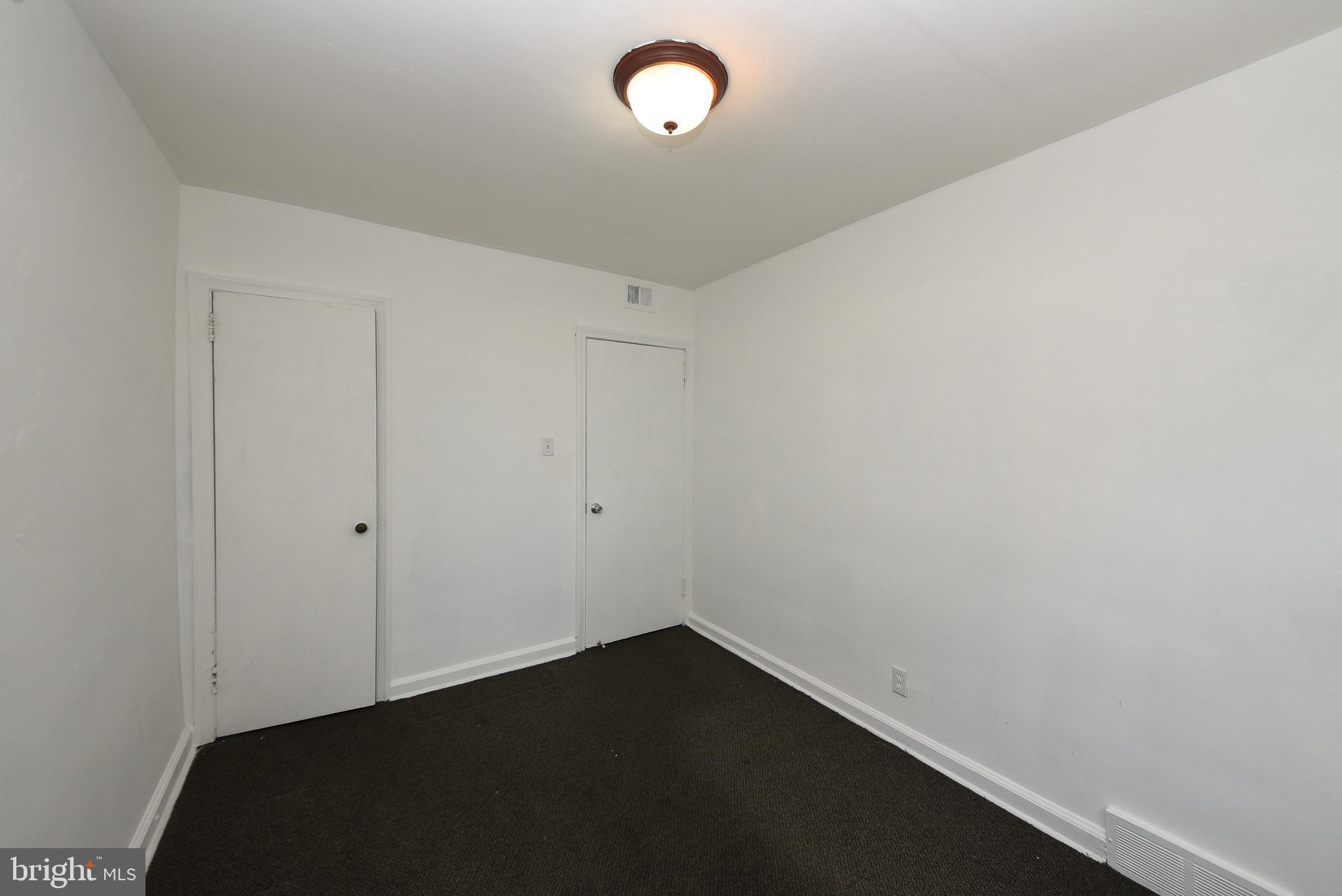 OXFORD CIRCLE - Residential Income