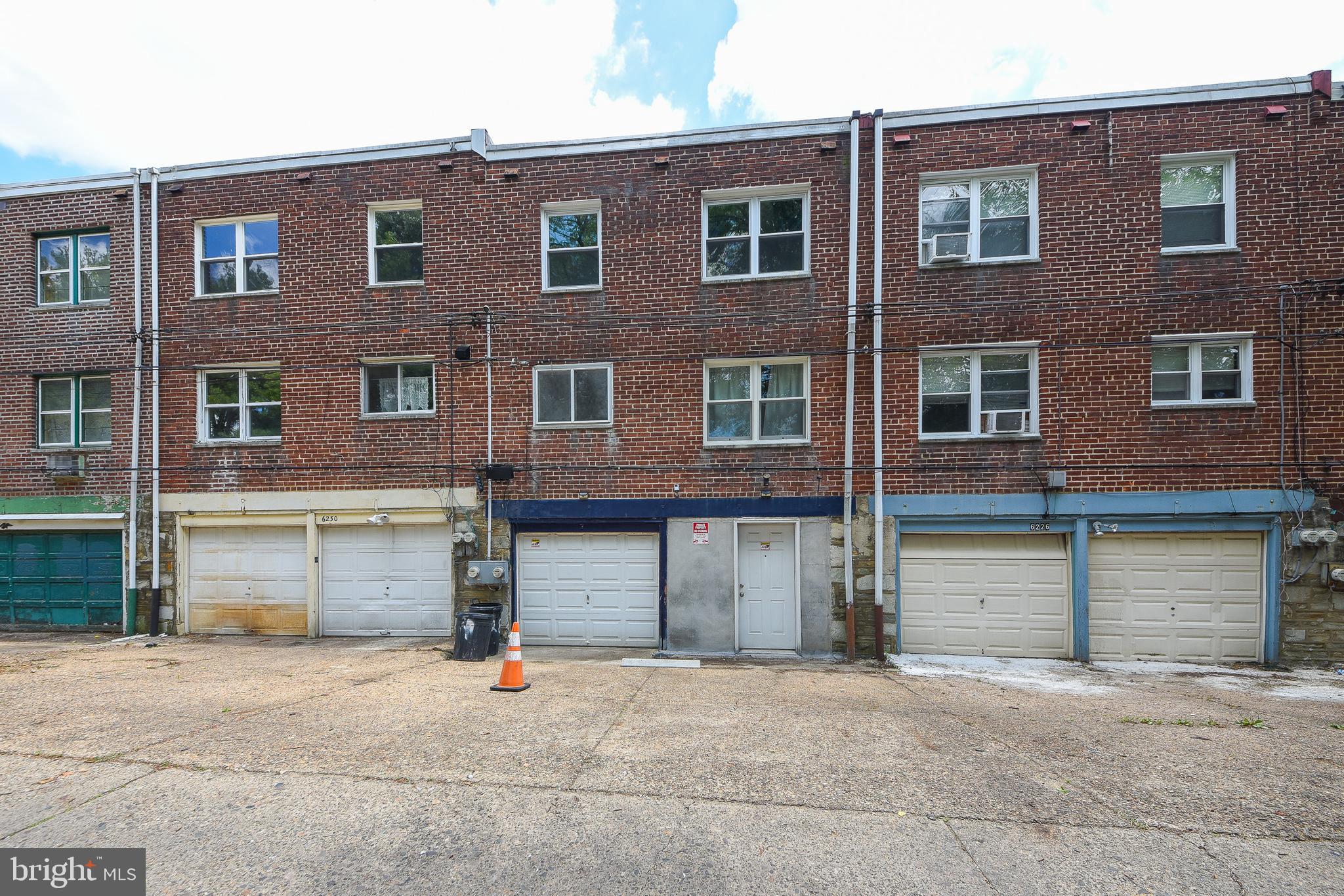OXFORD CIRCLE - Residential Income