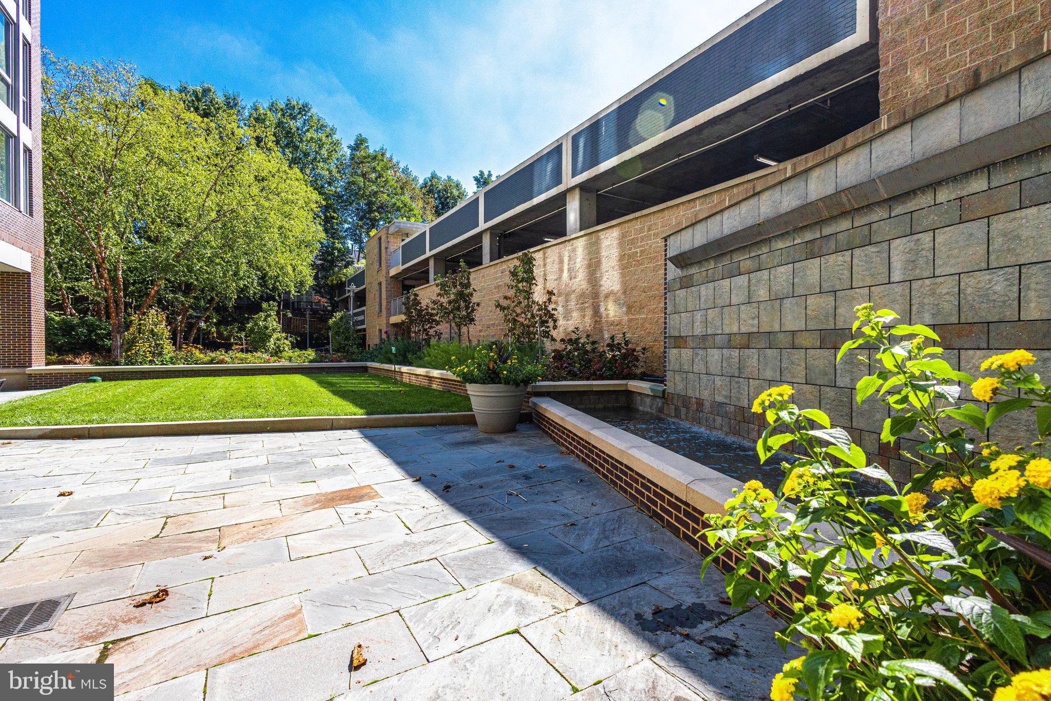 FALLS CHURCH CITY - Residential