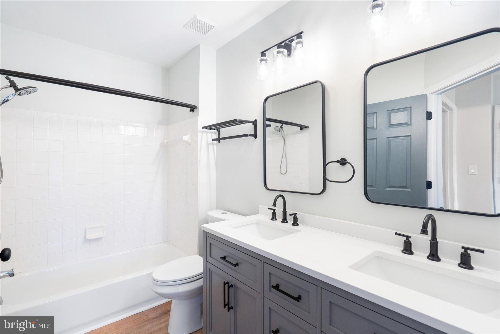 SEVEN OAKS - Residential