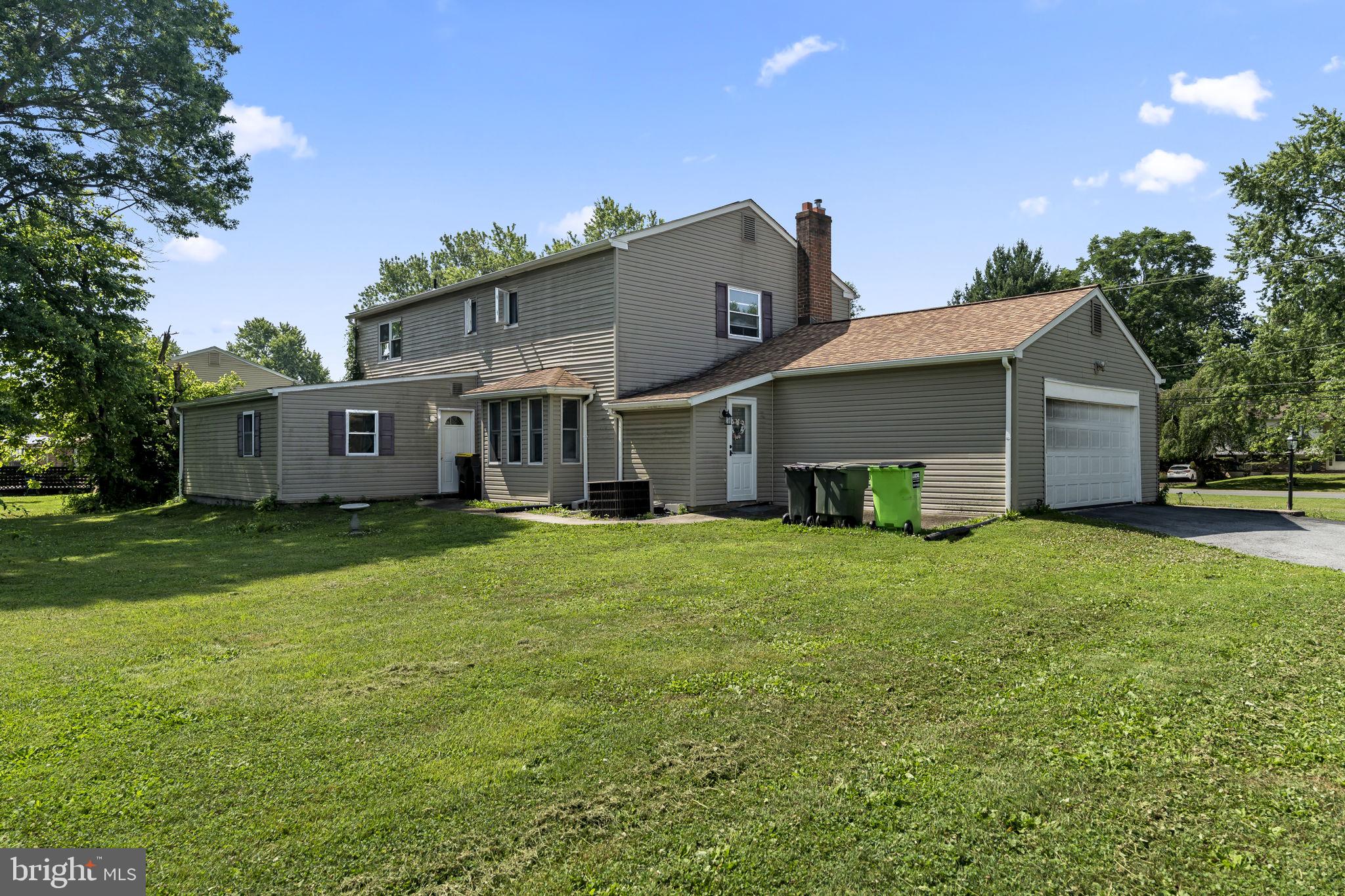 BROWNSTONE ACRES - Residential
