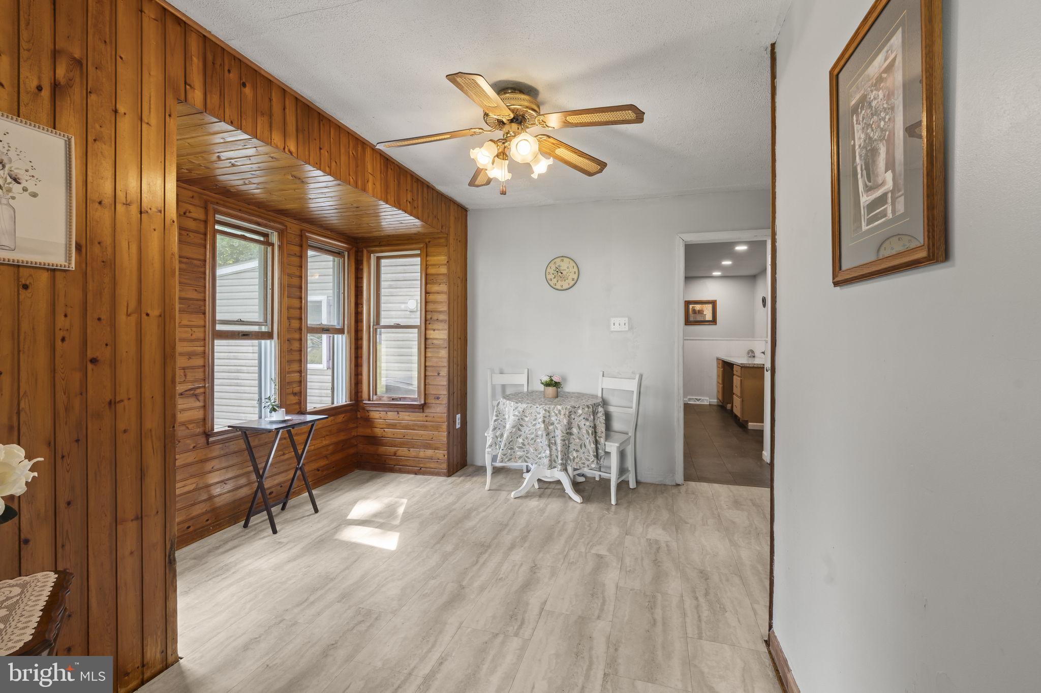 BROWNSTONE ACRES - Residential