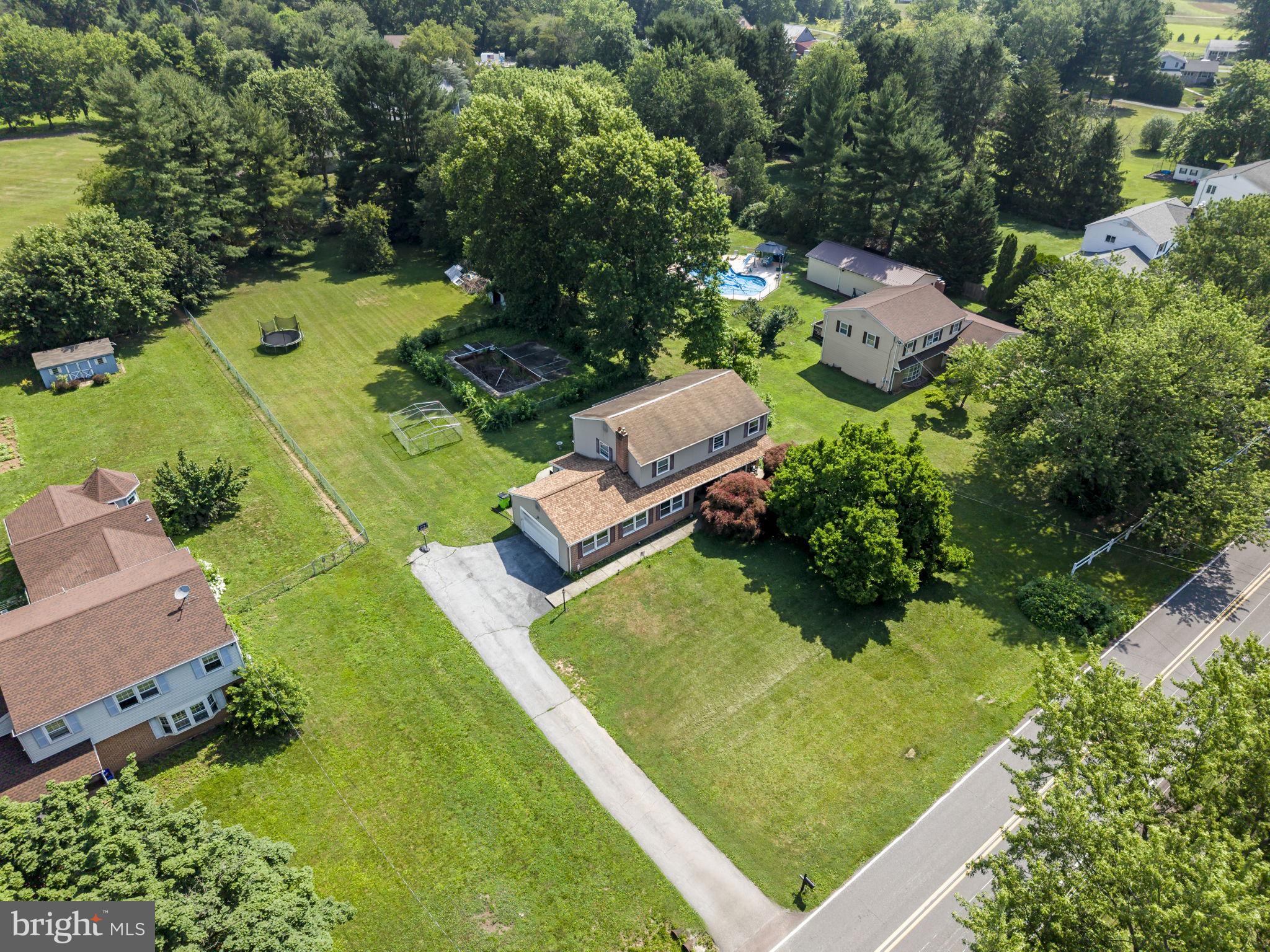 BROWNSTONE ACRES - Residential