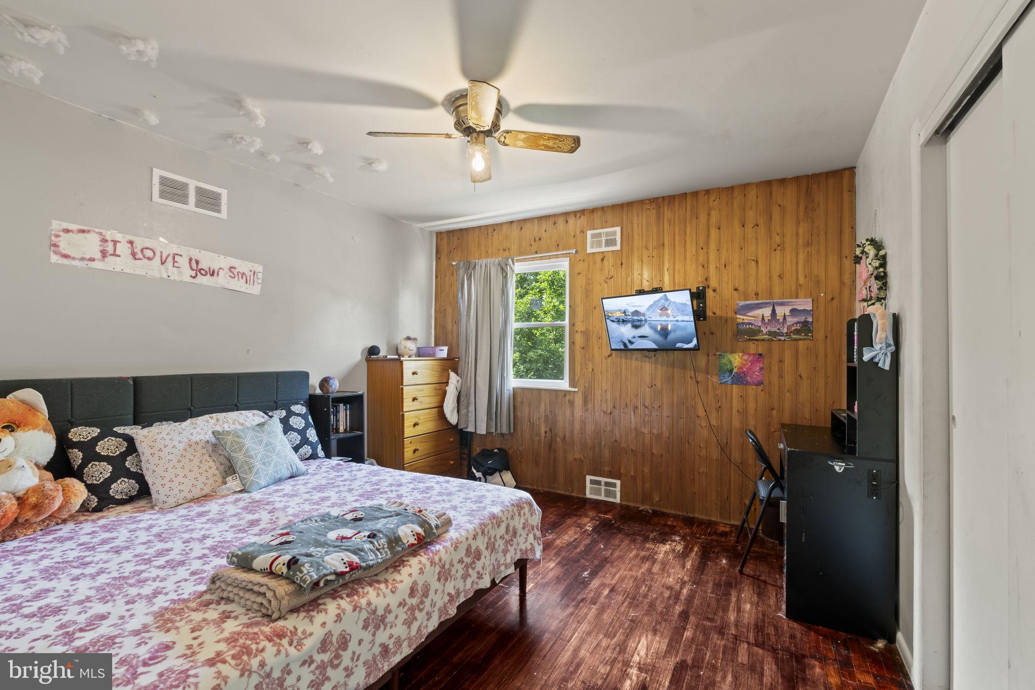 BROWNSTONE ACRES - Residential