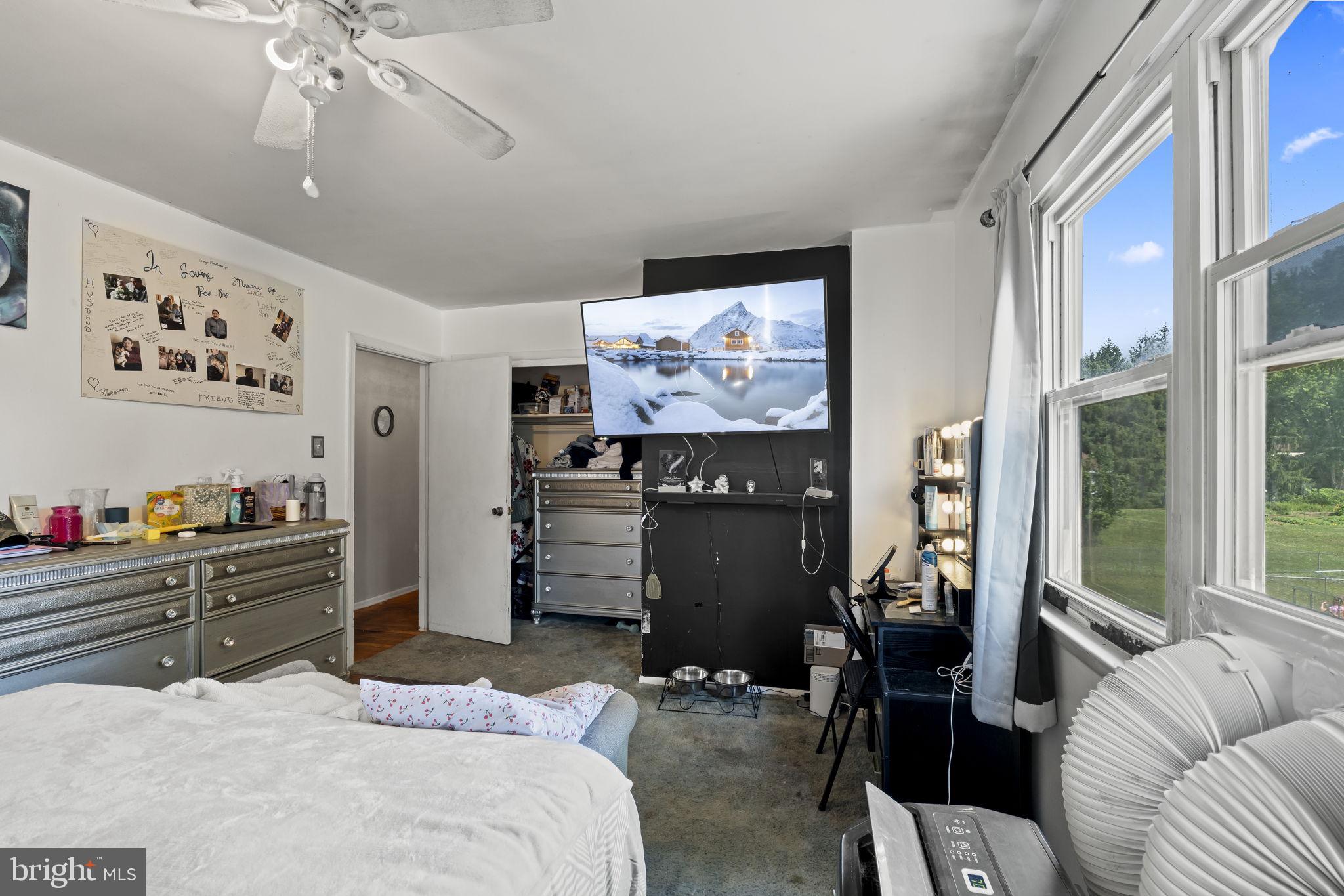 BROWNSTONE ACRES - Residential