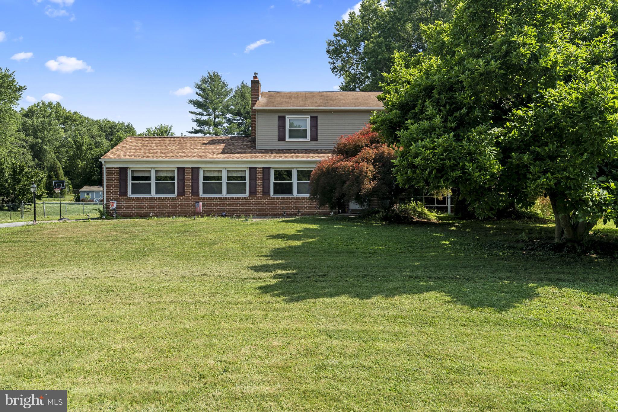 BROWNSTONE ACRES - Residential