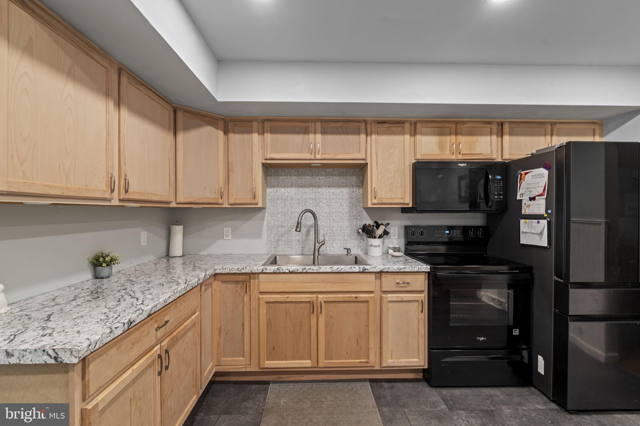 BROWNSTONE ACRES - Residential
