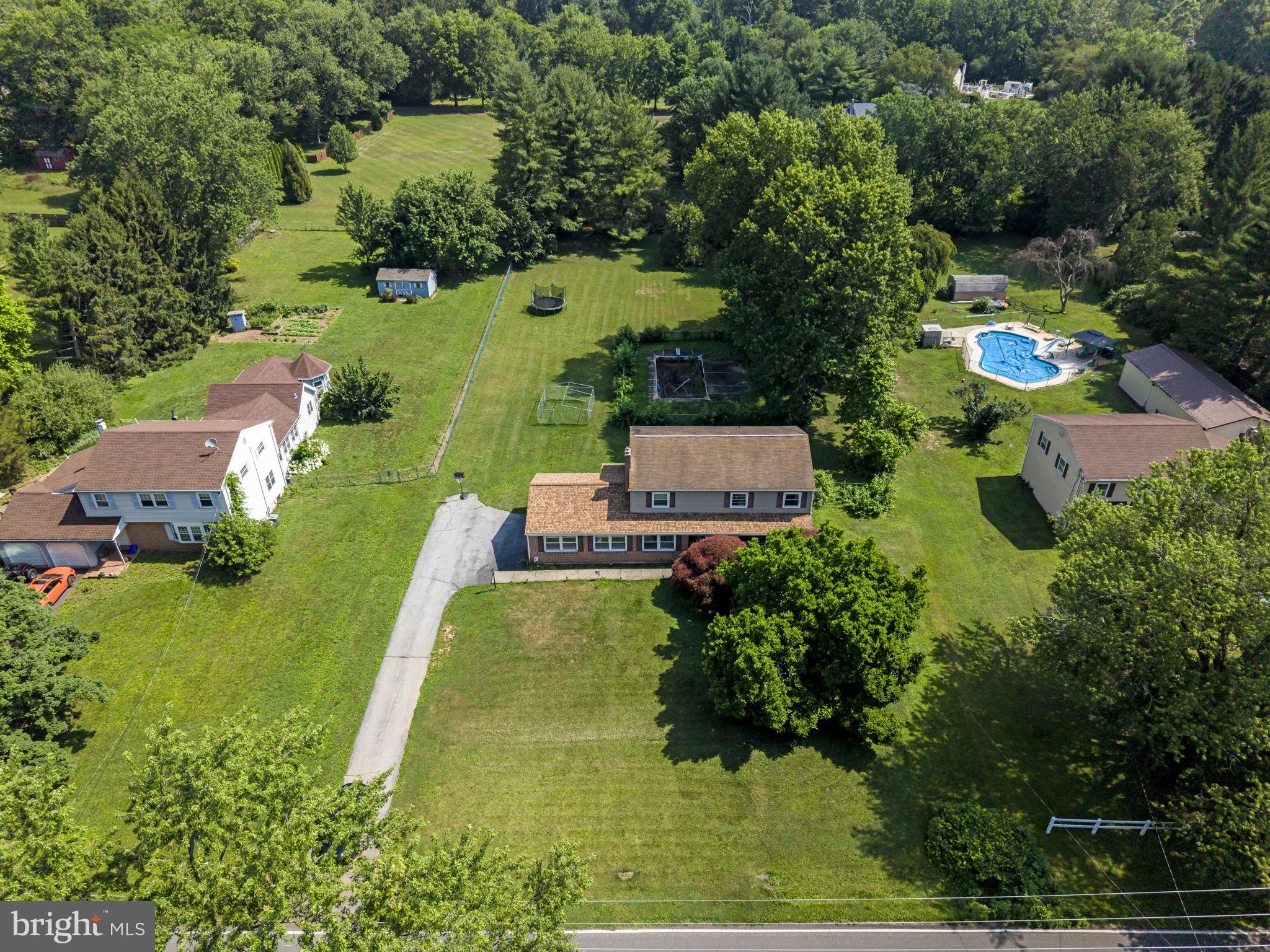 BROWNSTONE ACRES - Residential
