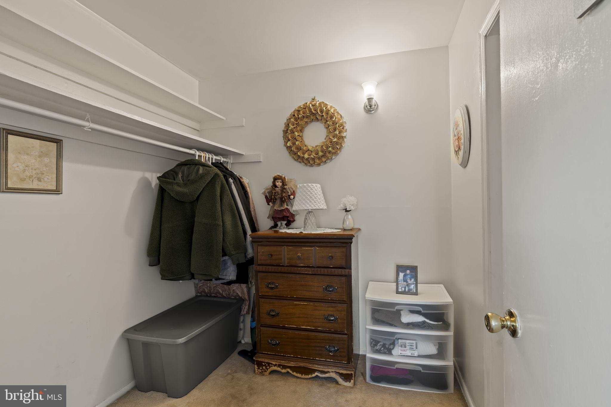 BROWNSTONE ACRES - Residential