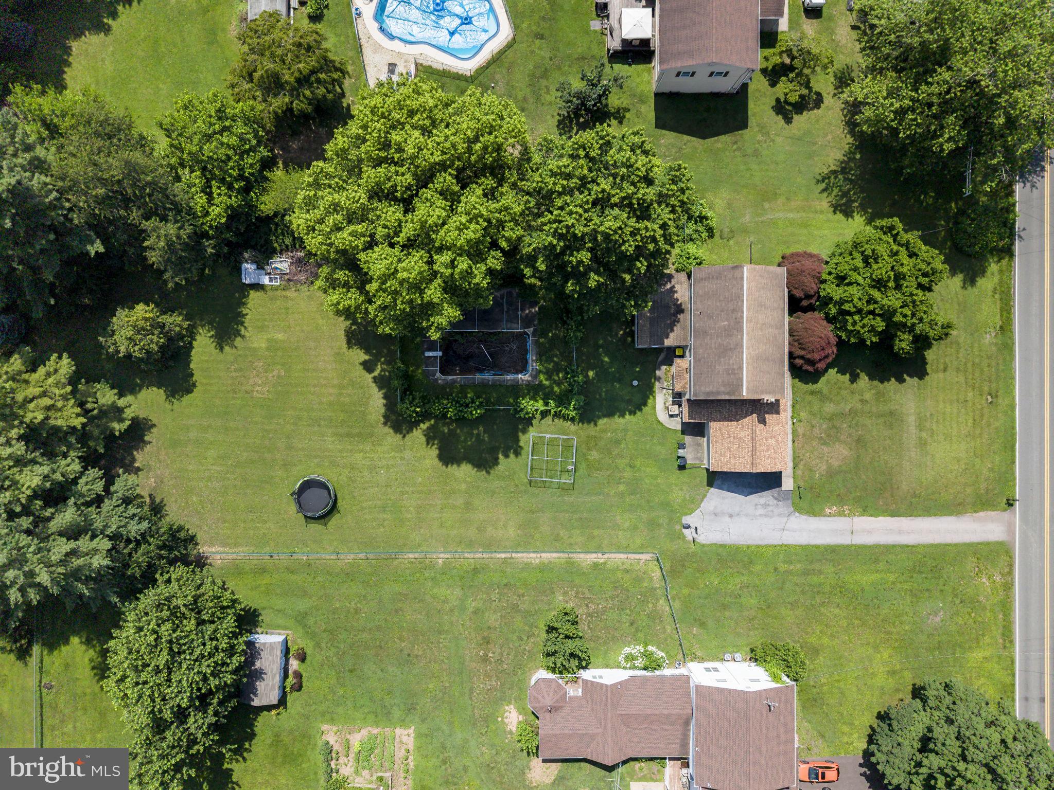 BROWNSTONE ACRES - Residential