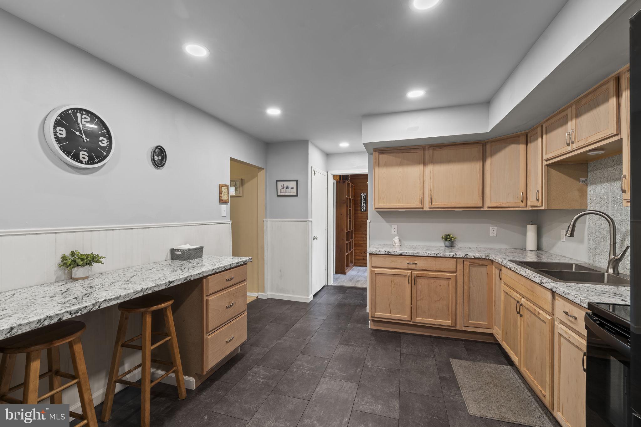 BROWNSTONE ACRES - Residential