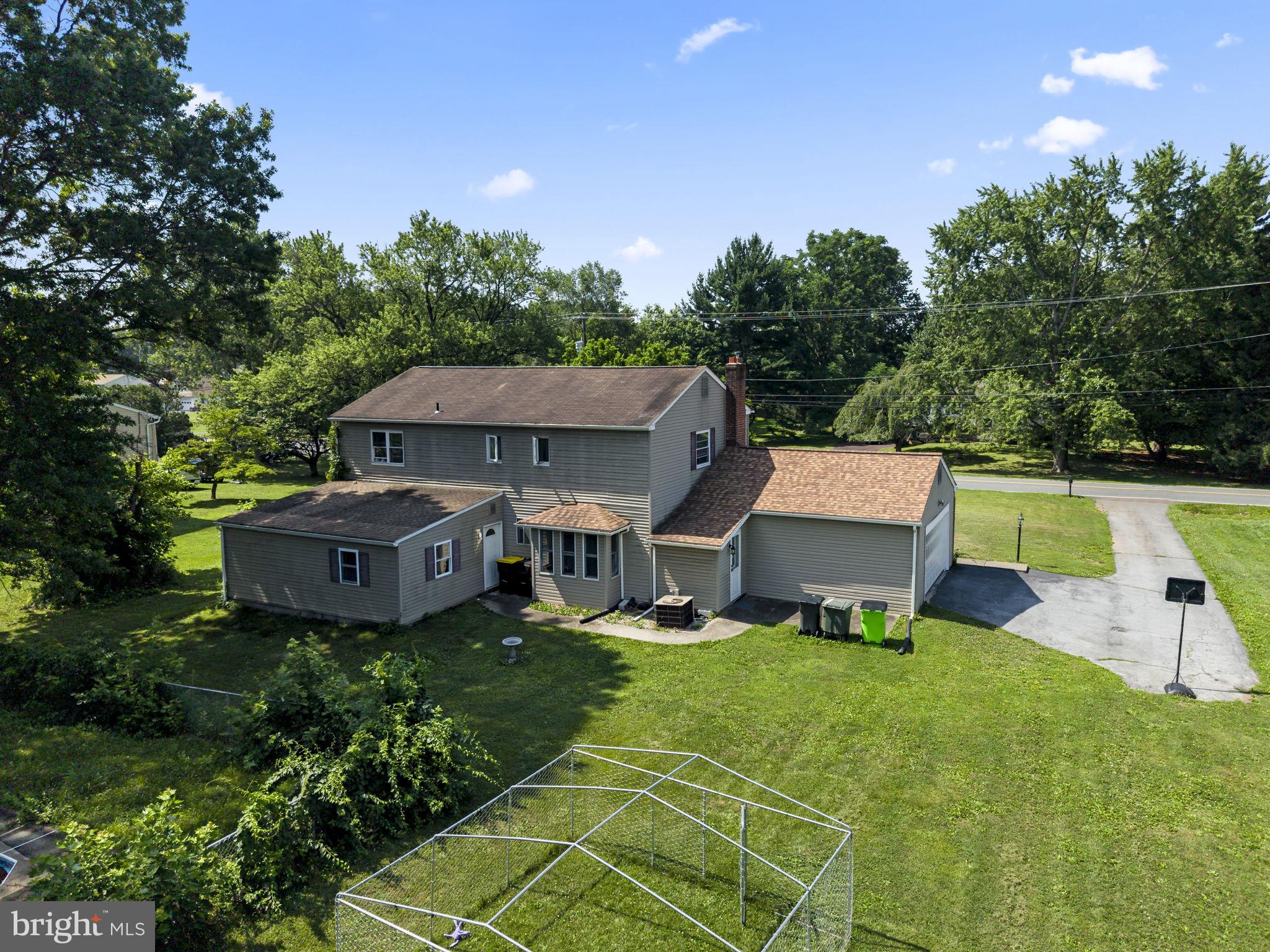 BROWNSTONE ACRES - Residential