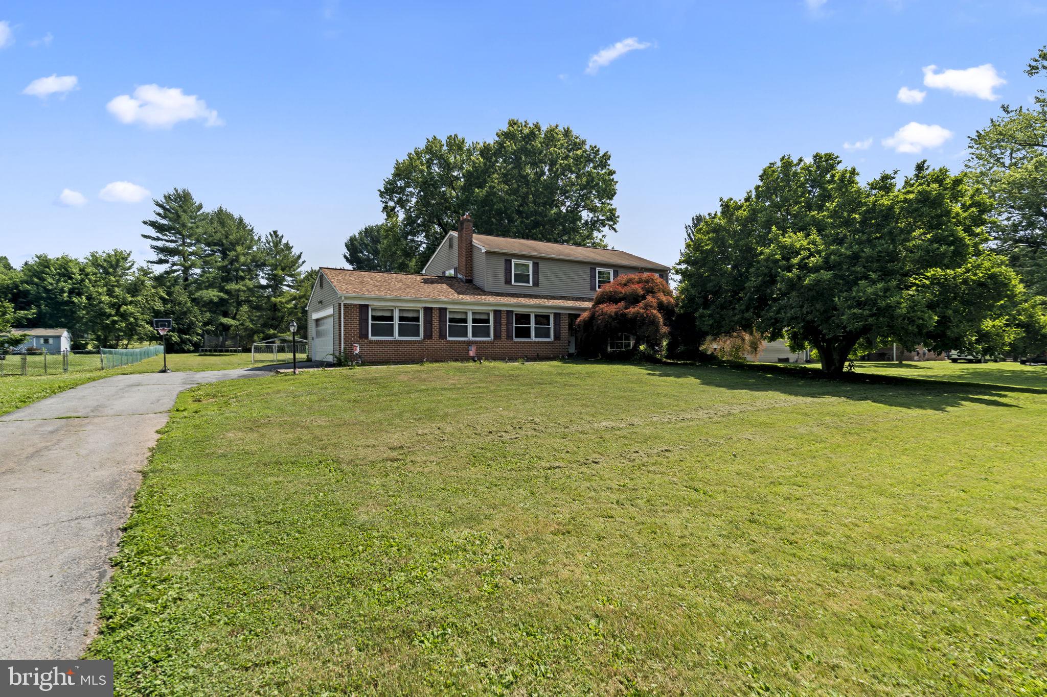 BROWNSTONE ACRES - Residential