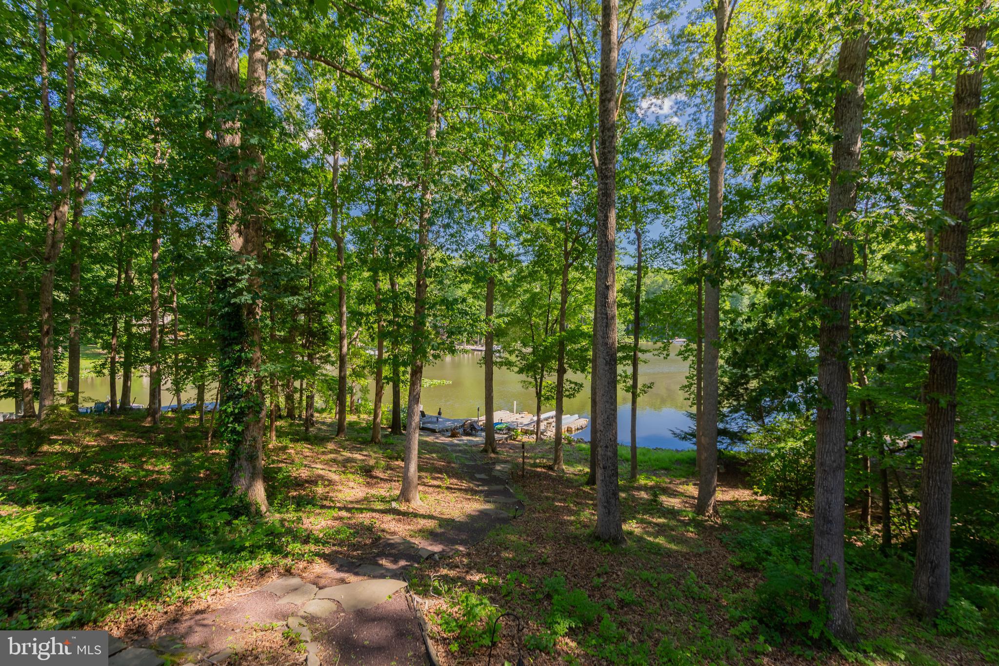 LAKE CAROLINE - Residential