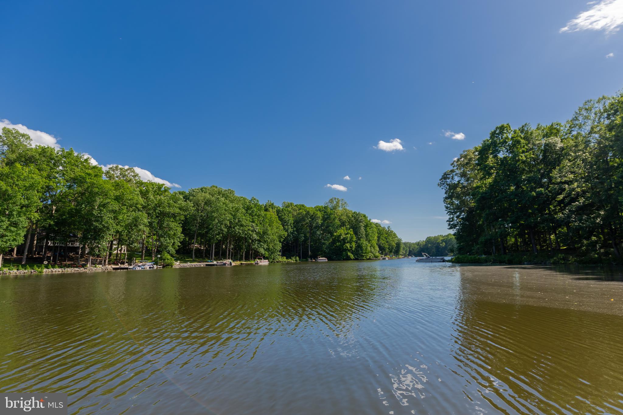 LAKE CAROLINE - Residential