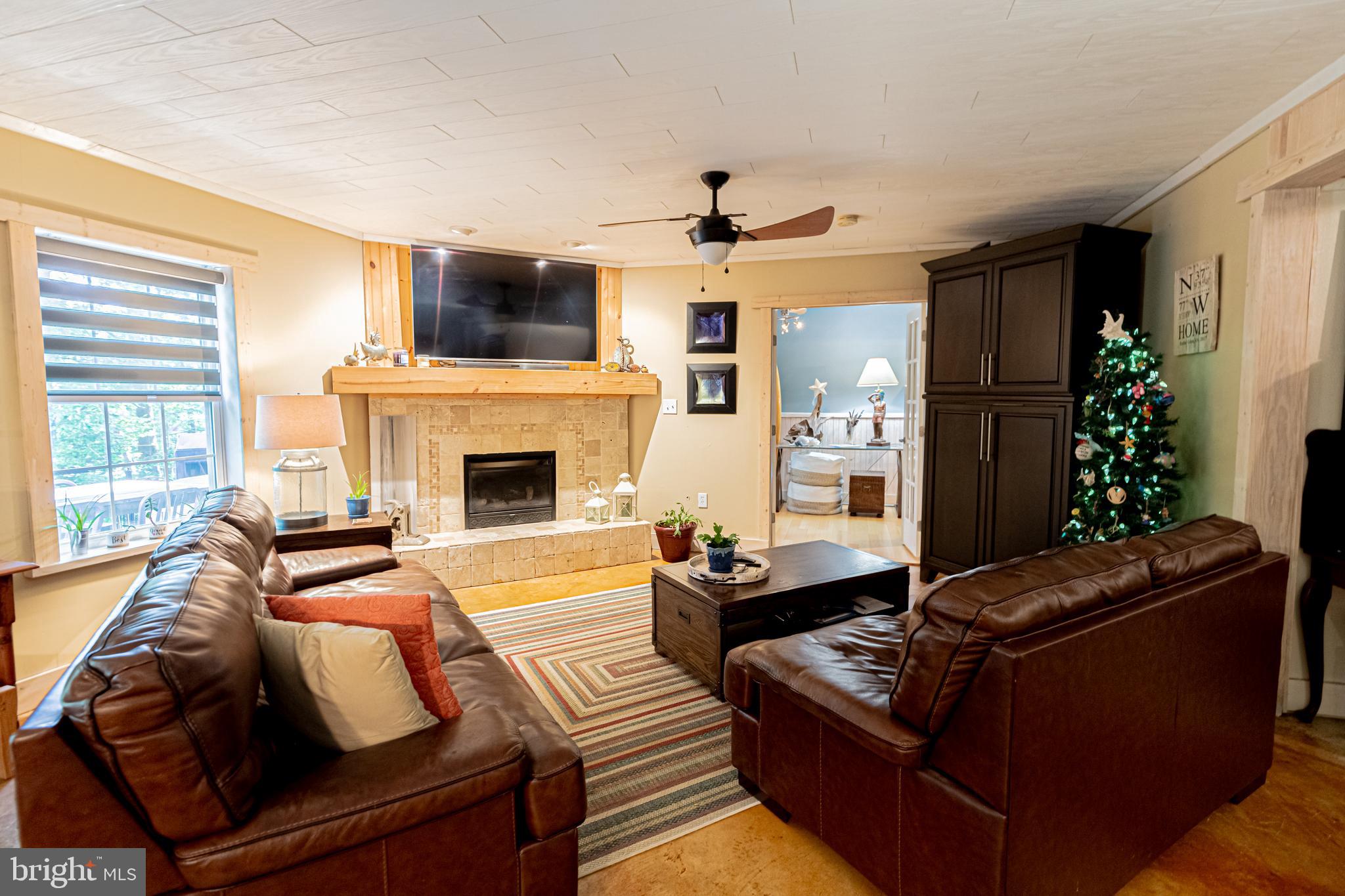 LAKE CAROLINE - Residential