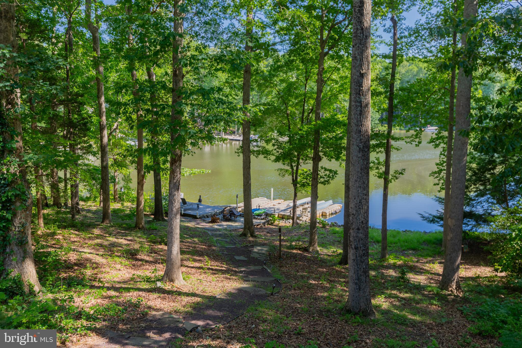 LAKE CAROLINE - Residential