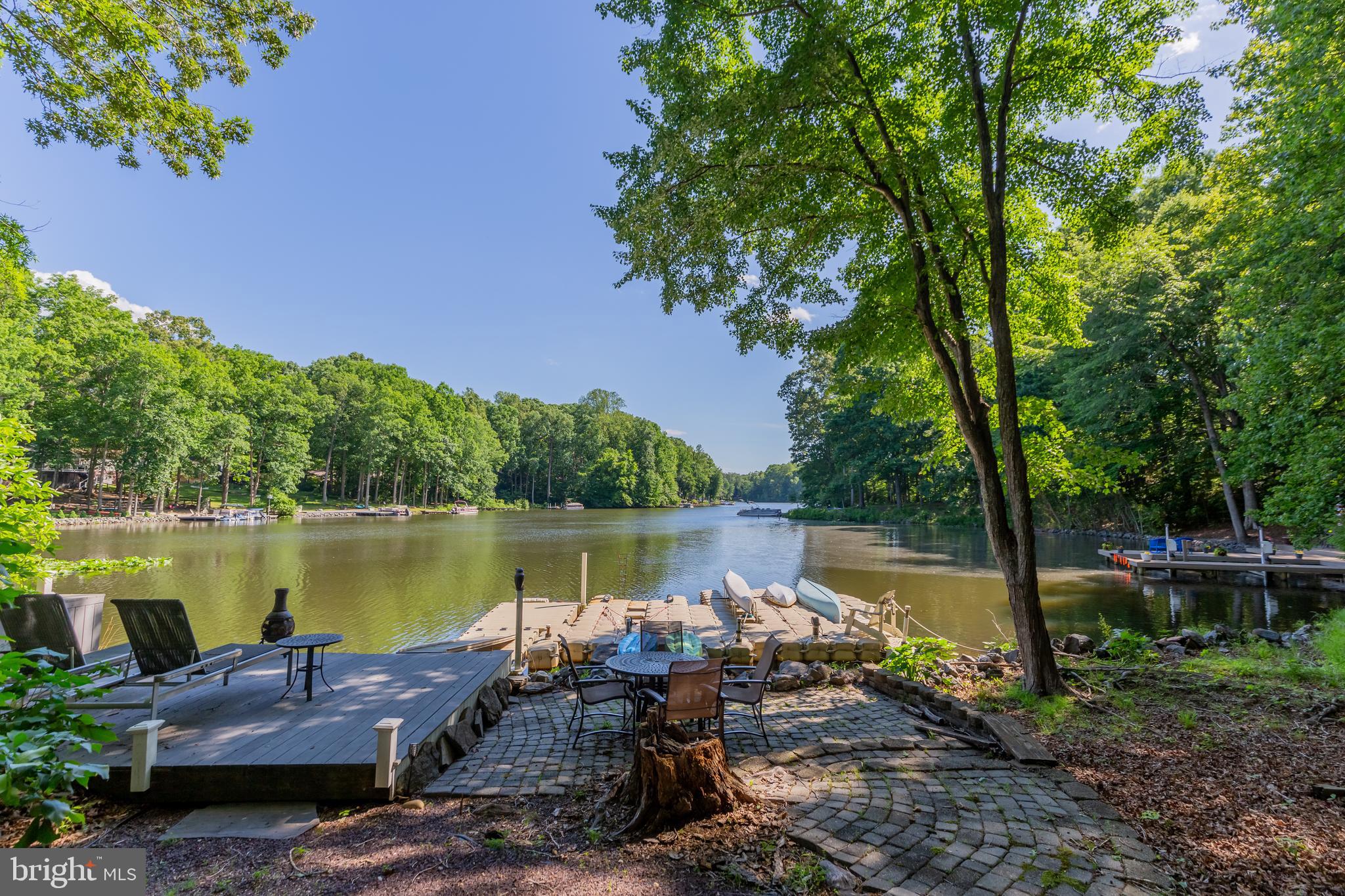 LAKE CAROLINE - Residential