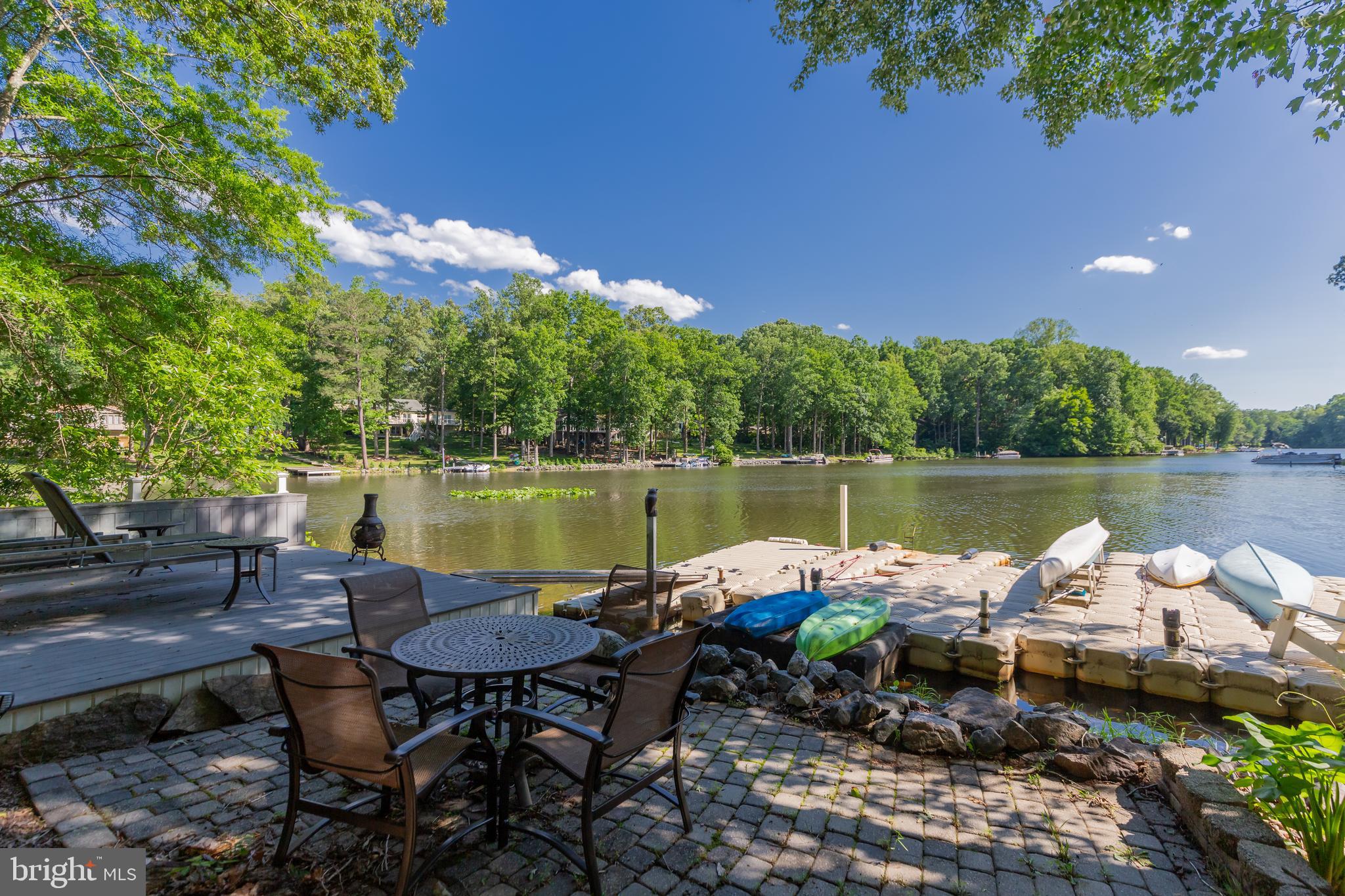 LAKE CAROLINE - Residential
