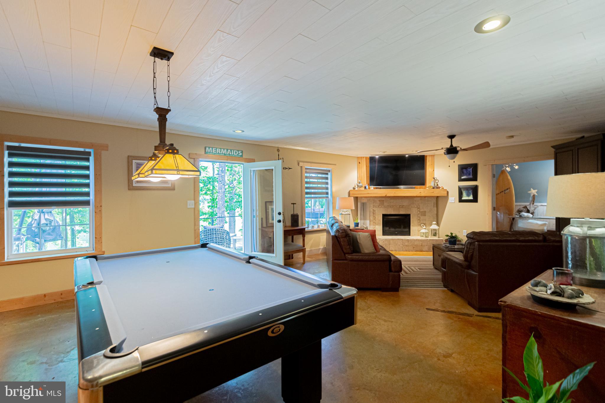 LAKE CAROLINE - Residential