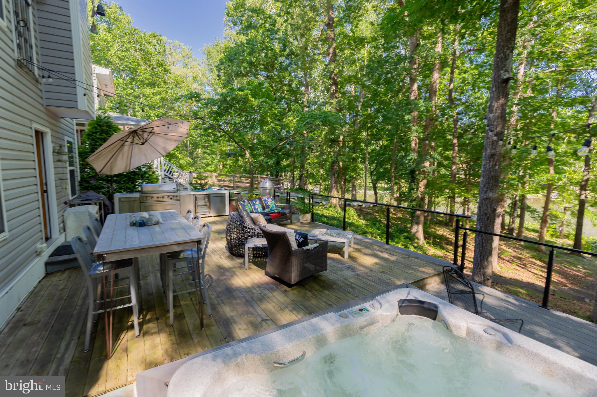 LAKE CAROLINE - Residential