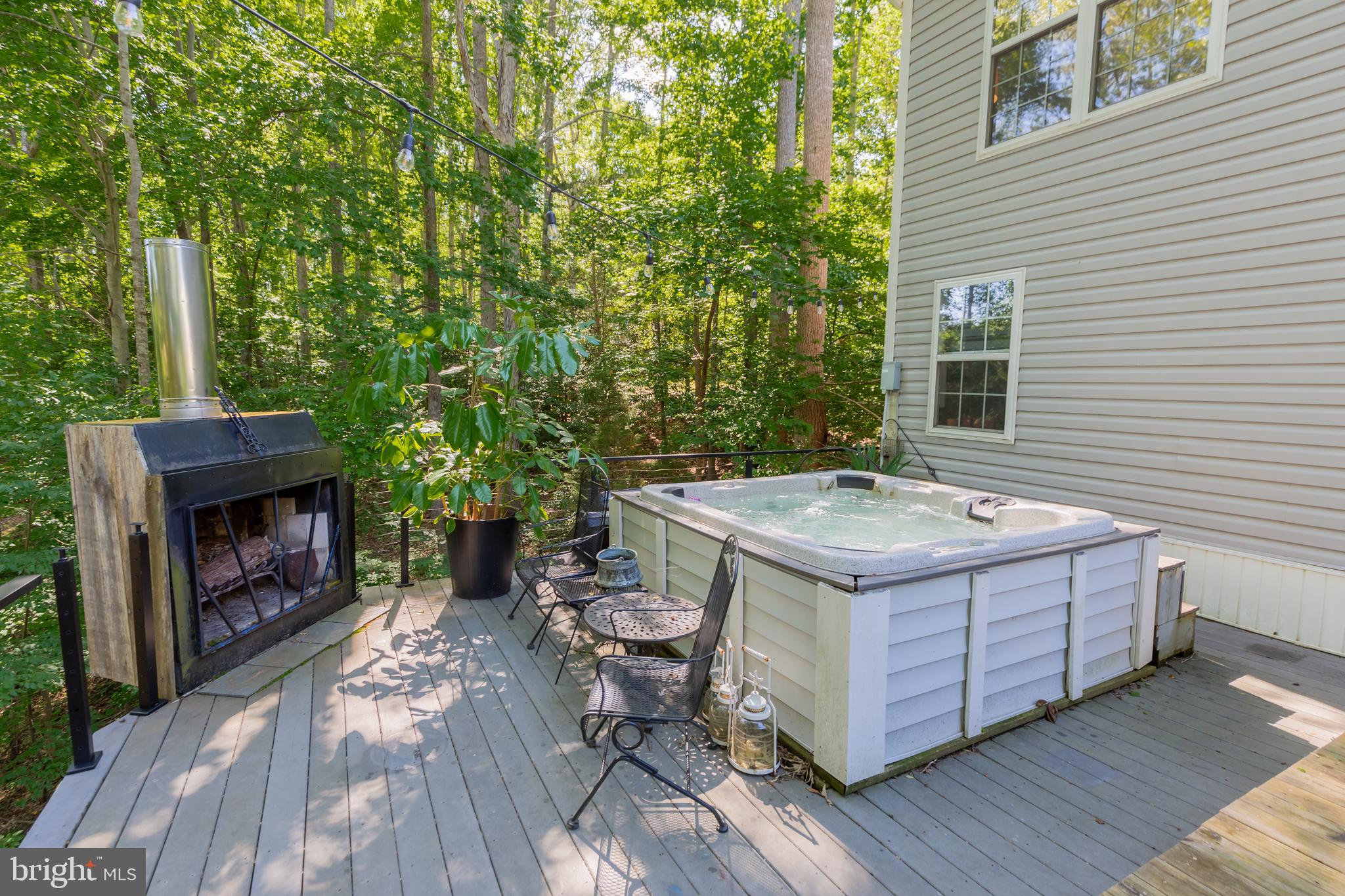 LAKE CAROLINE - Residential