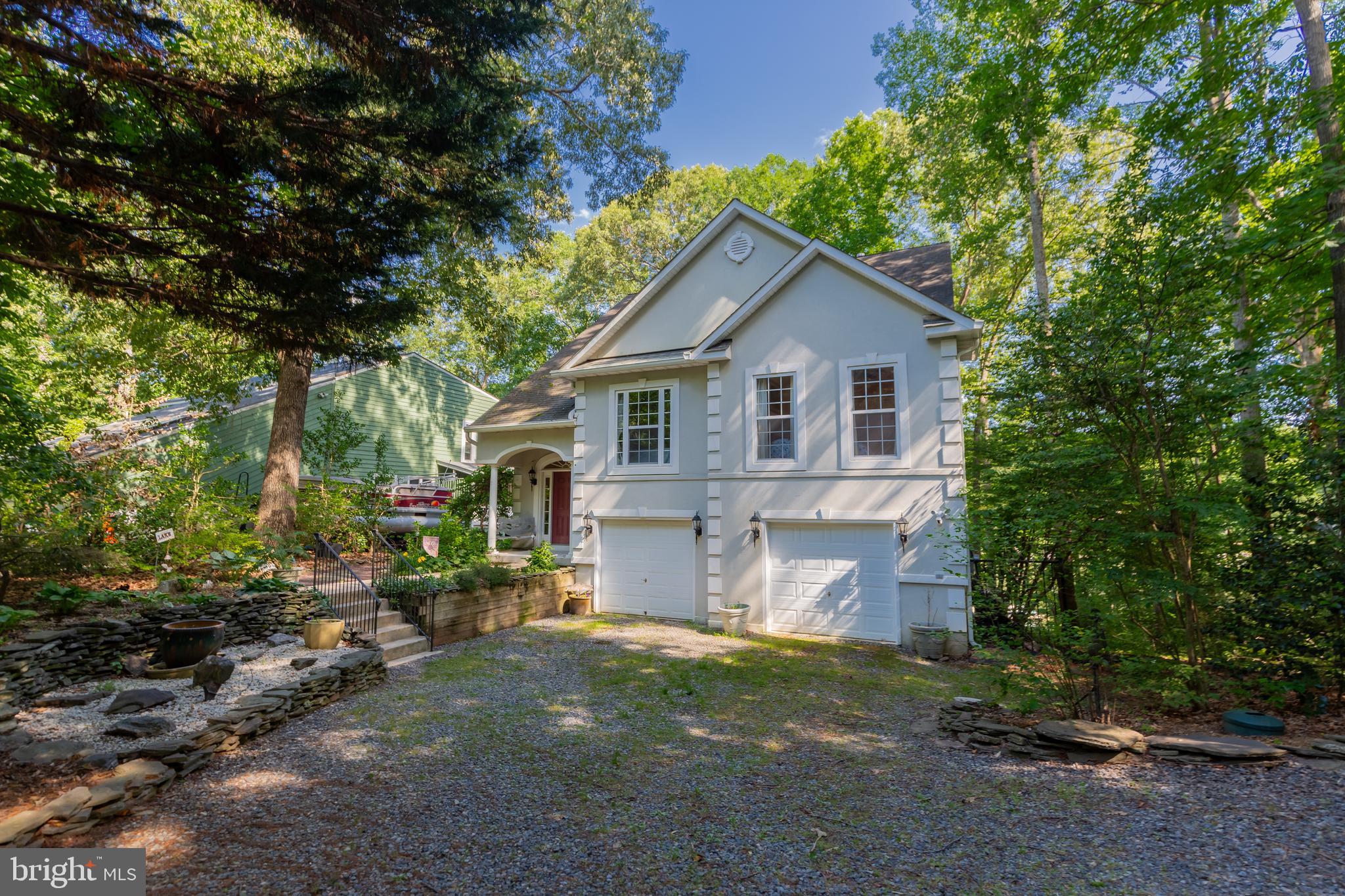 LAKE CAROLINE - Residential