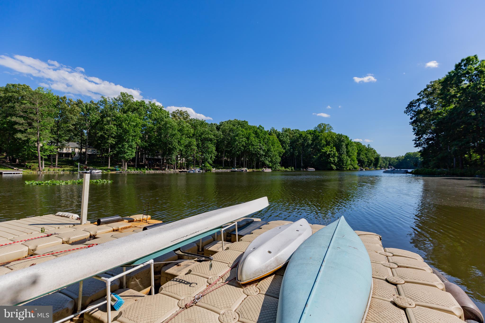 LAKE CAROLINE - Residential