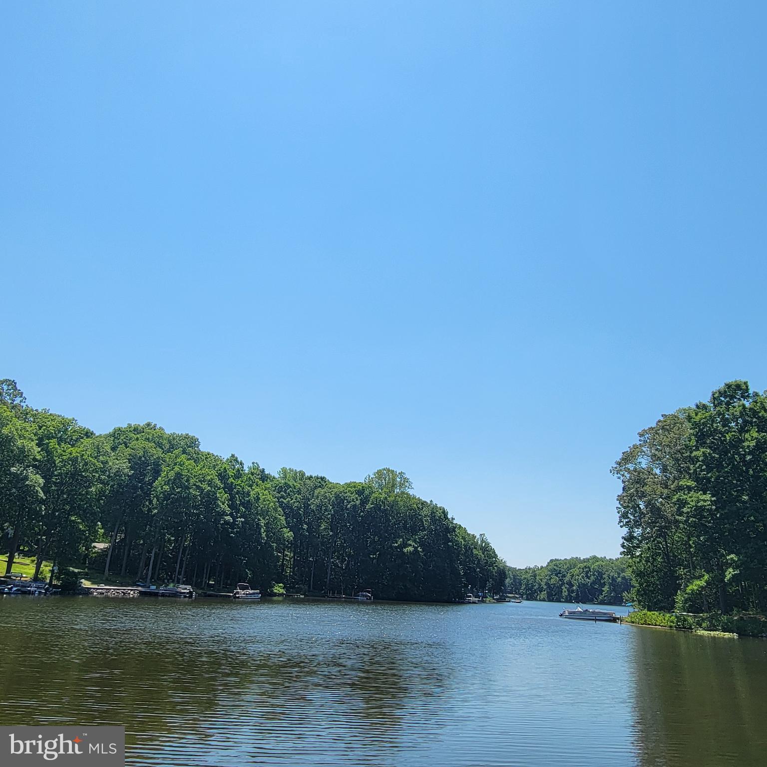 LAKE CAROLINE - Residential