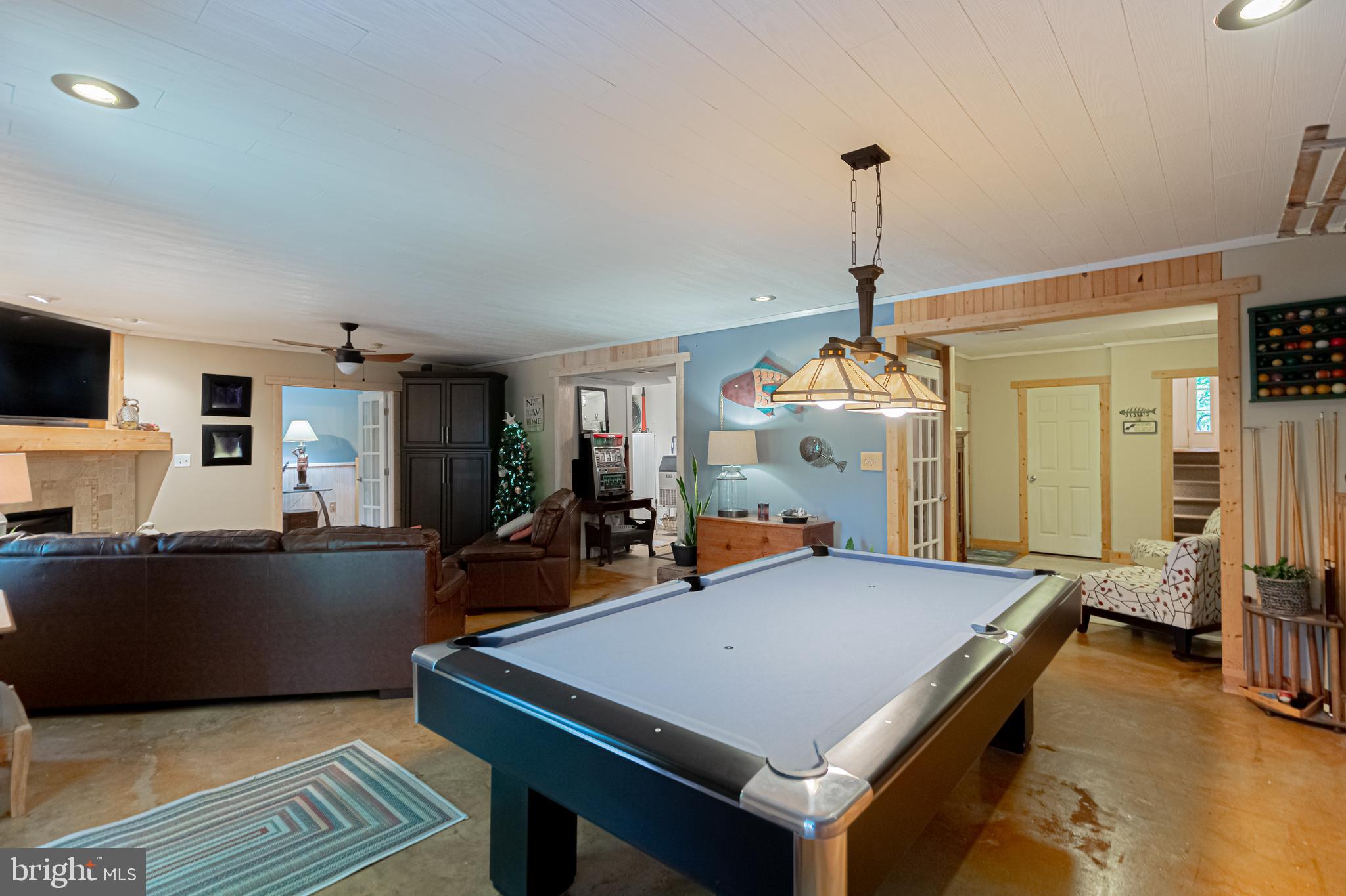 LAKE CAROLINE - Residential