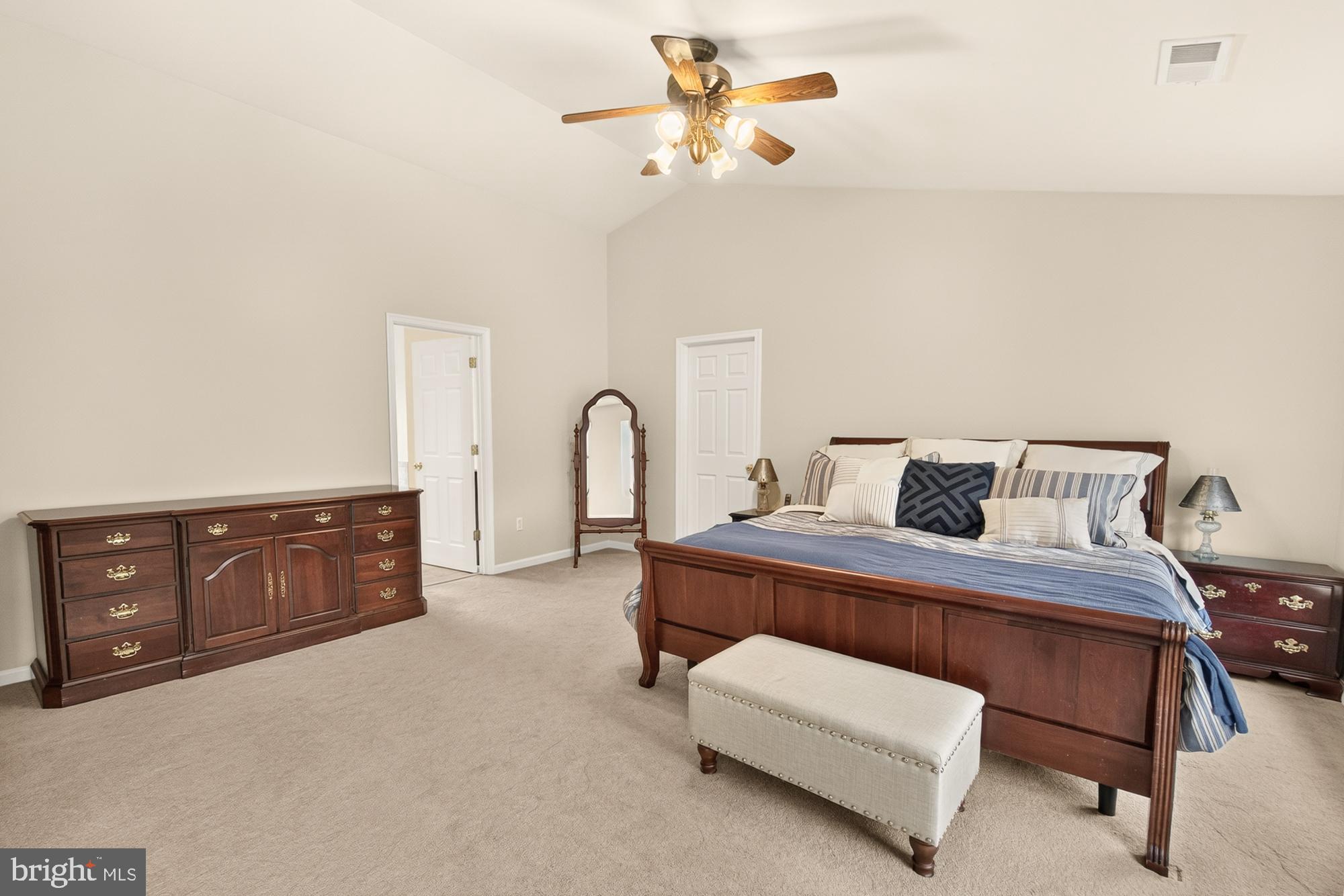 HUNTERS RUN - Residential