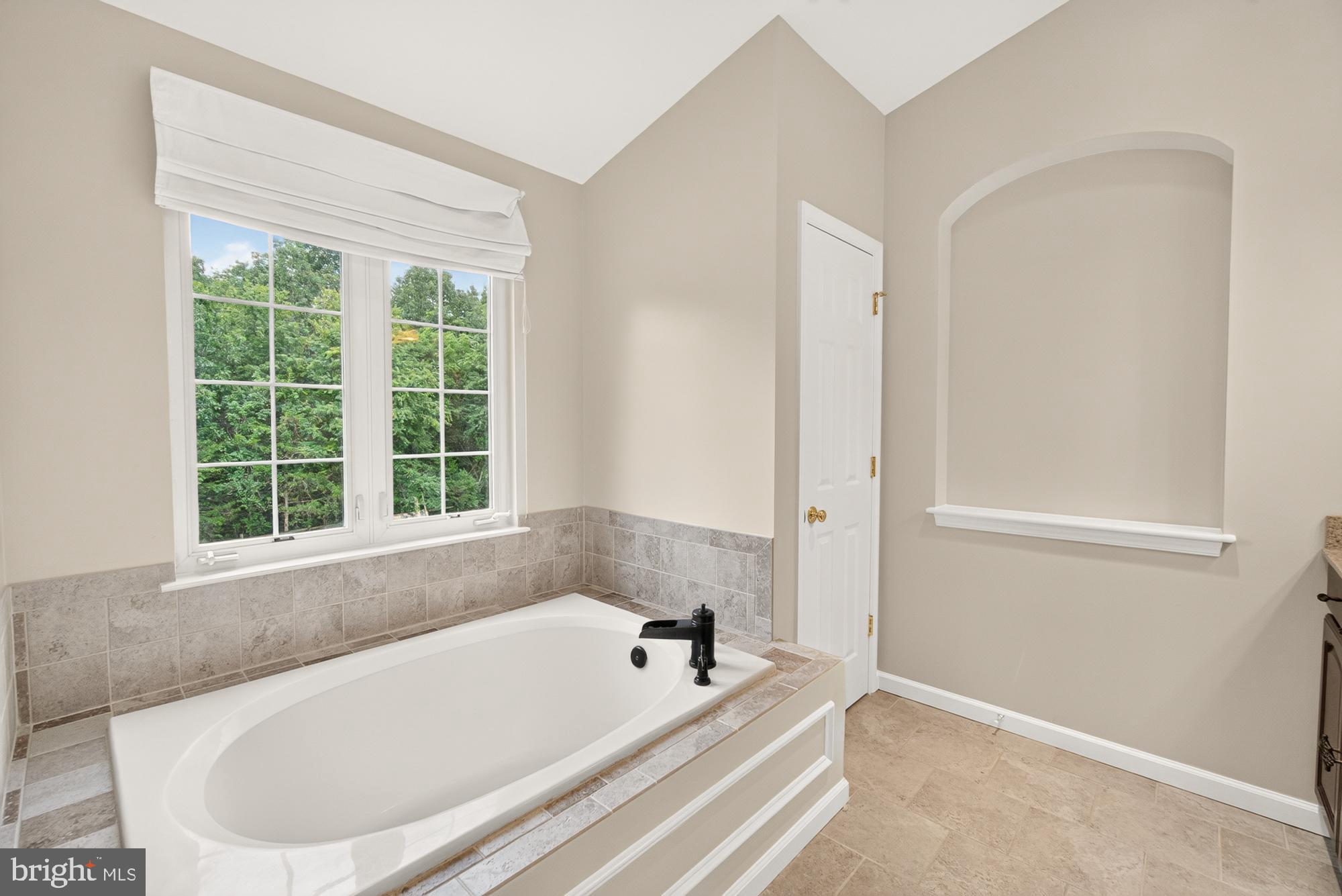 HUNTERS RUN - Residential