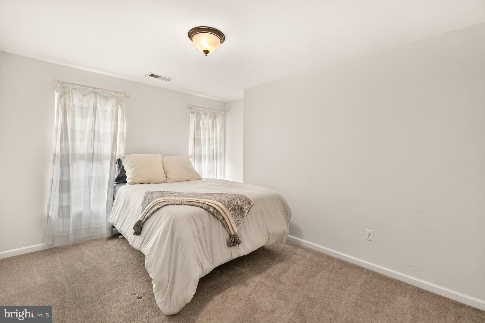 HUNTERS RUN - Residential