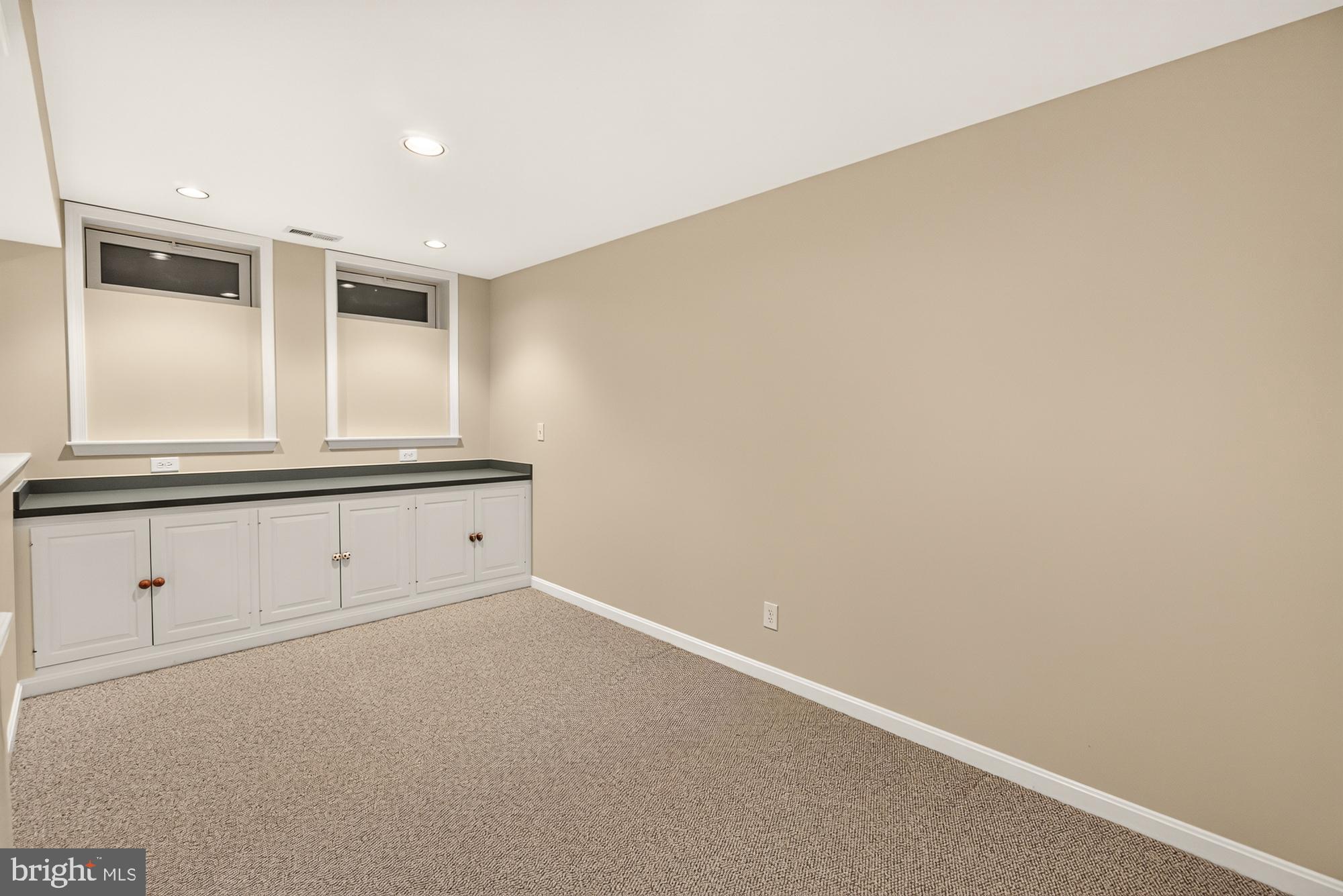 HUNTERS RUN - Residential