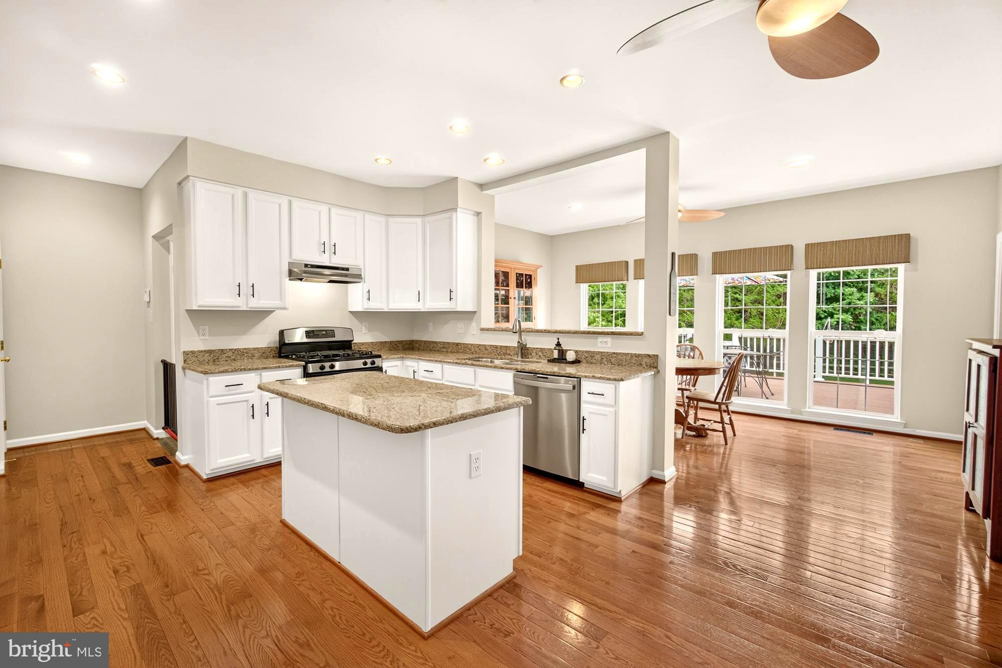 HUNTERS RUN - Residential