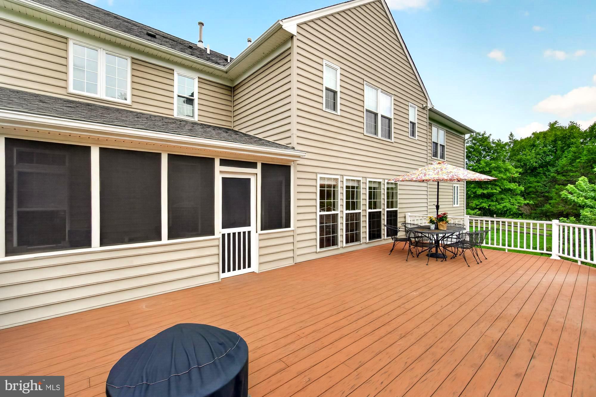 HUNTERS RUN - Residential